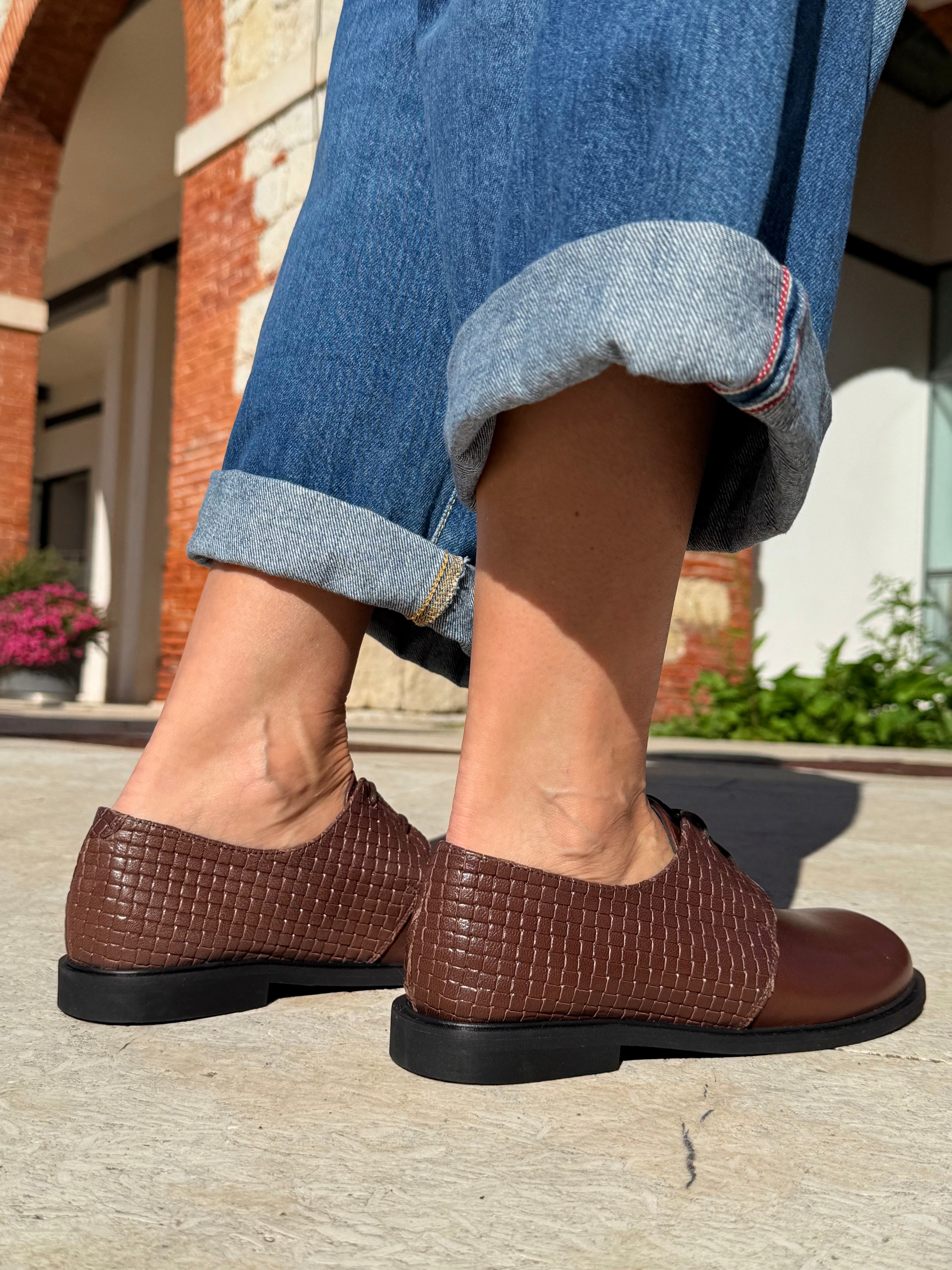 Image of Bologna Brown allacciata bassa in nappa marrone tacco 1.5 artigianale marchigiana