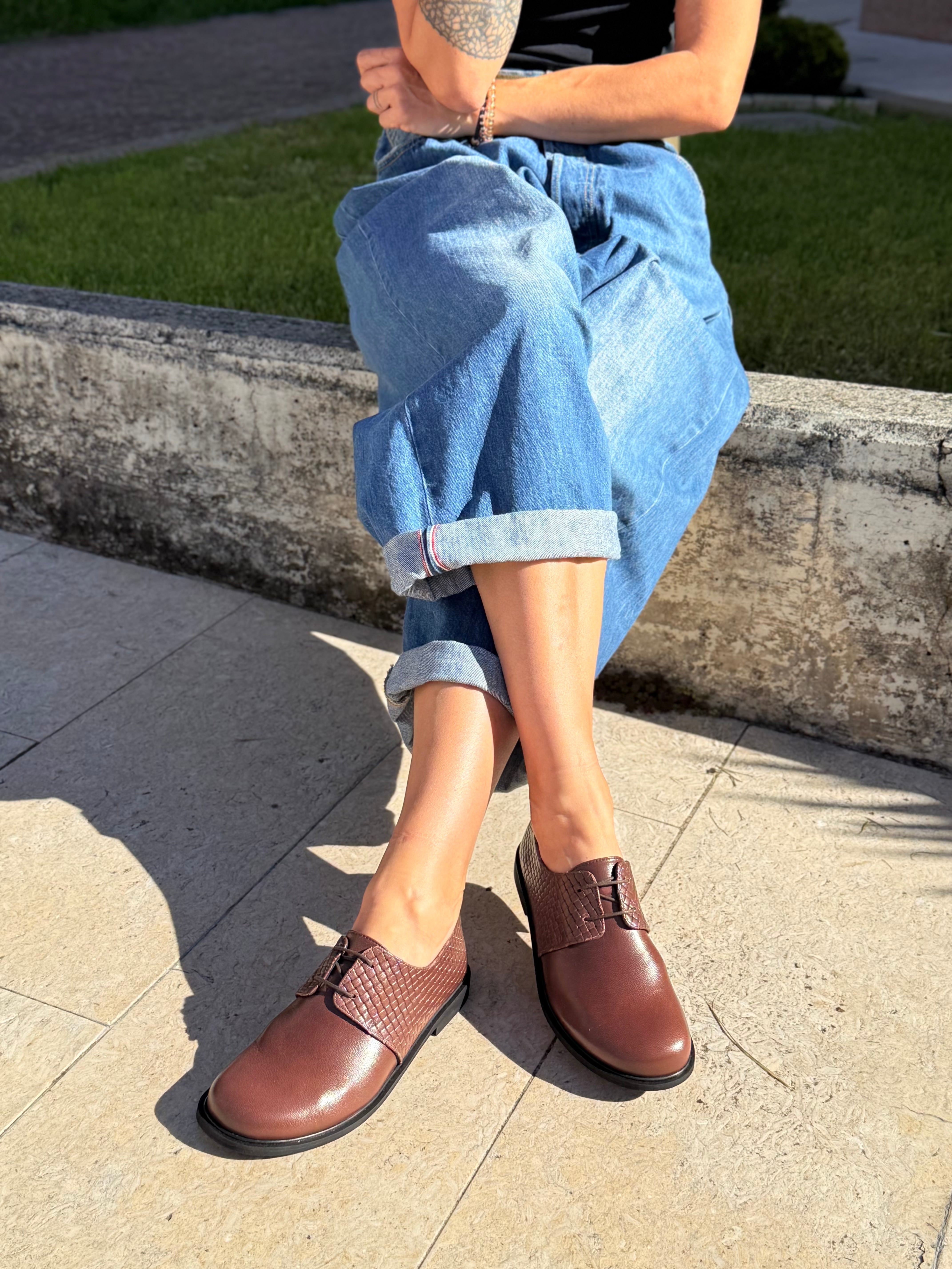 Image of Bologna Brown allacciata bassa in nappa marrone tacco 1.5 artigianale marchigiana