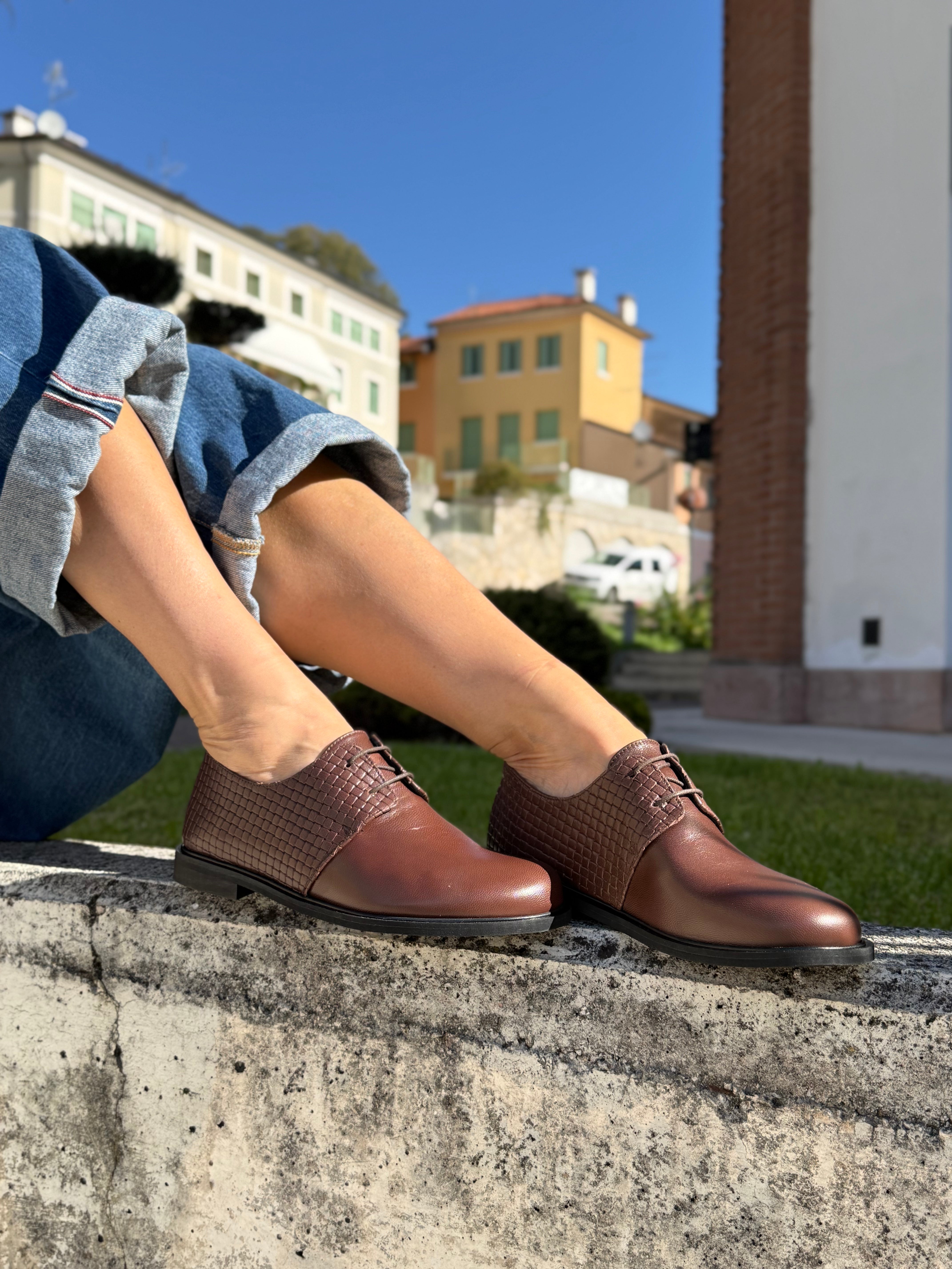 Image of Bologna Brown allacciata bassa in nappa marrone tacco 1.5 artigianale marchigiana