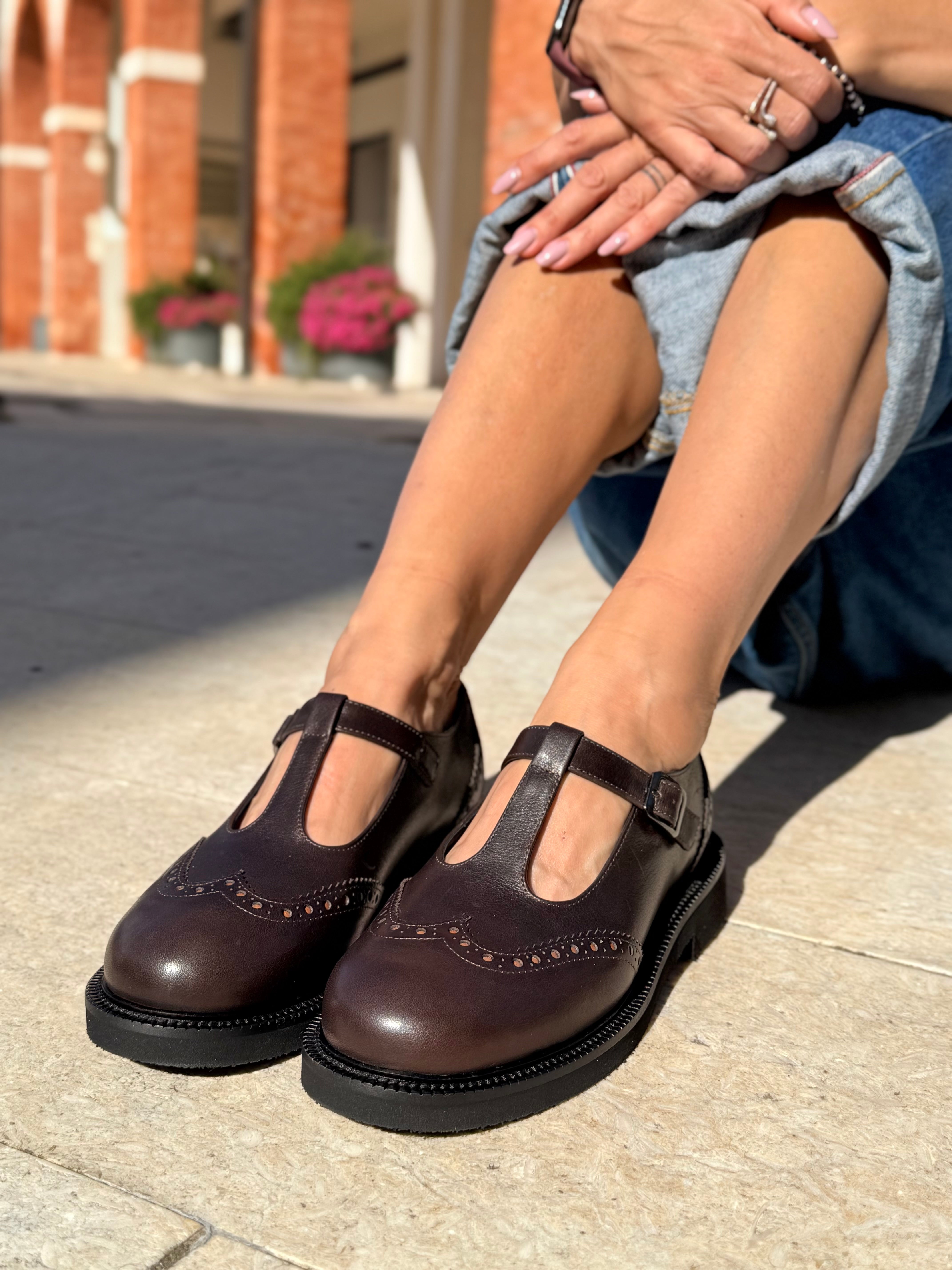 Image of Argo Moro scarpa bassa in nappa marrone artigianale marchigiana