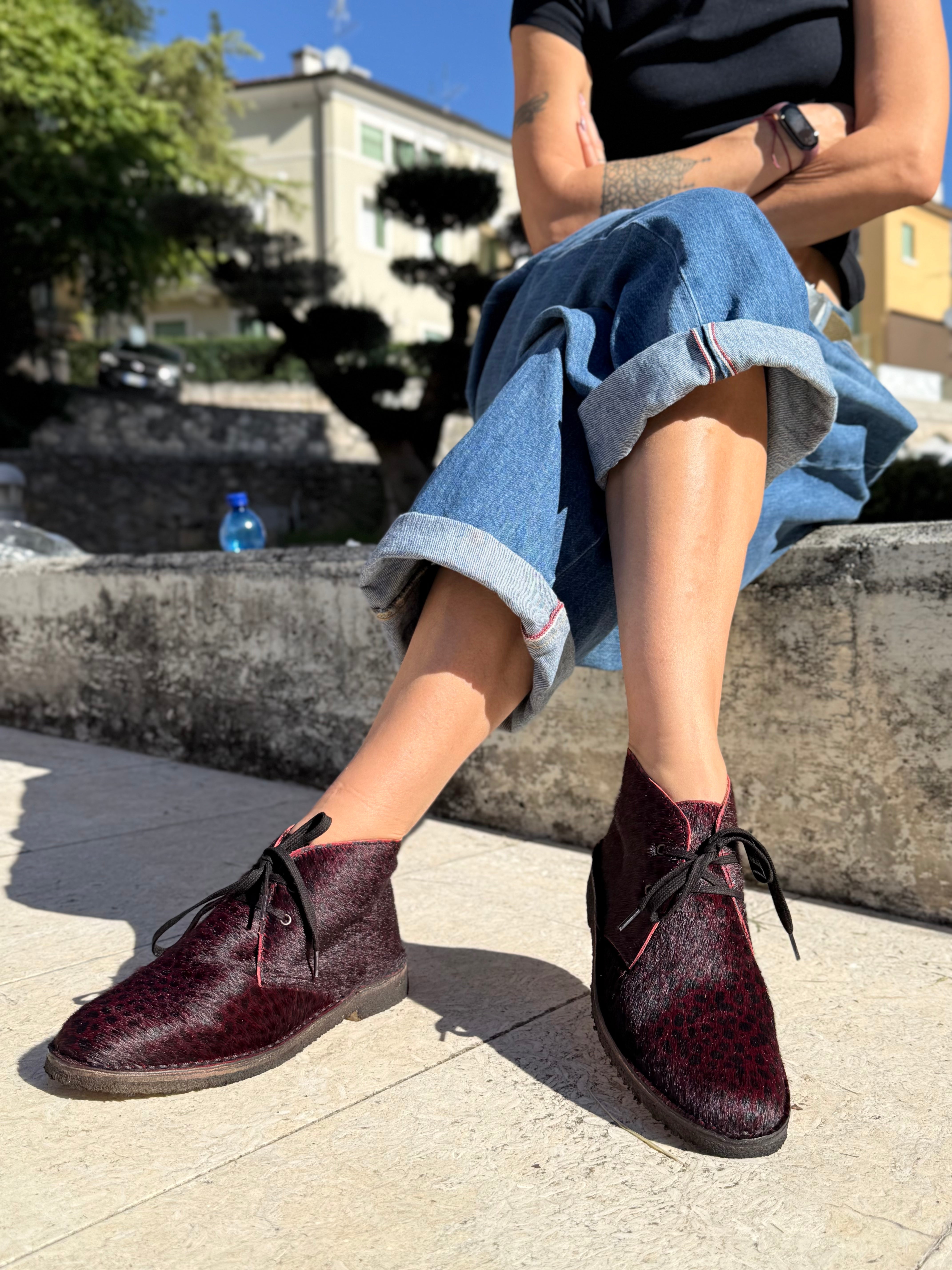 Image of Vibrisse Pony Bordeaux stringata in cavallino artigianale pugliese