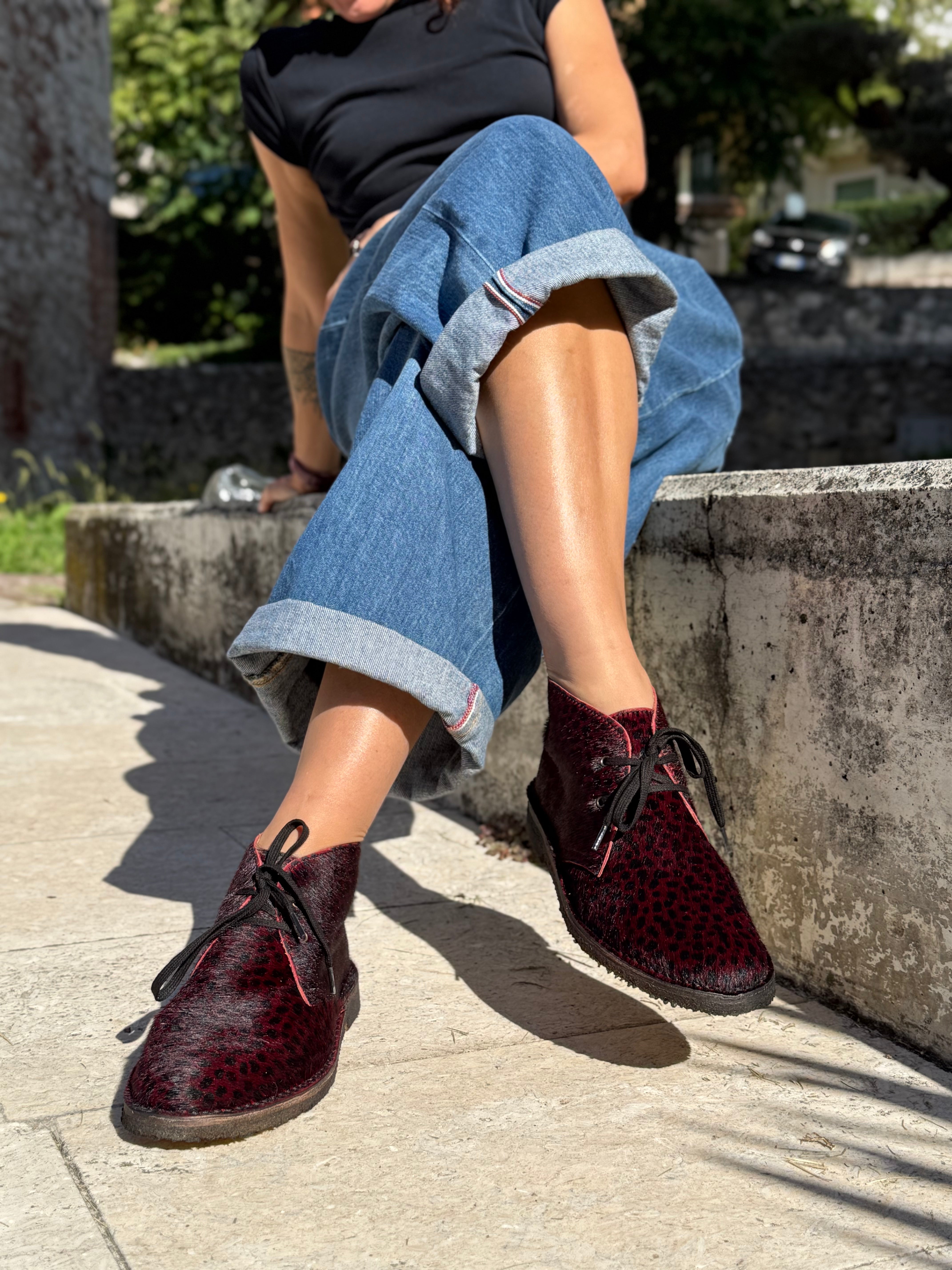 Image of Vibrisse Pony Bordeaux stringata in cavallino artigianale pugliese