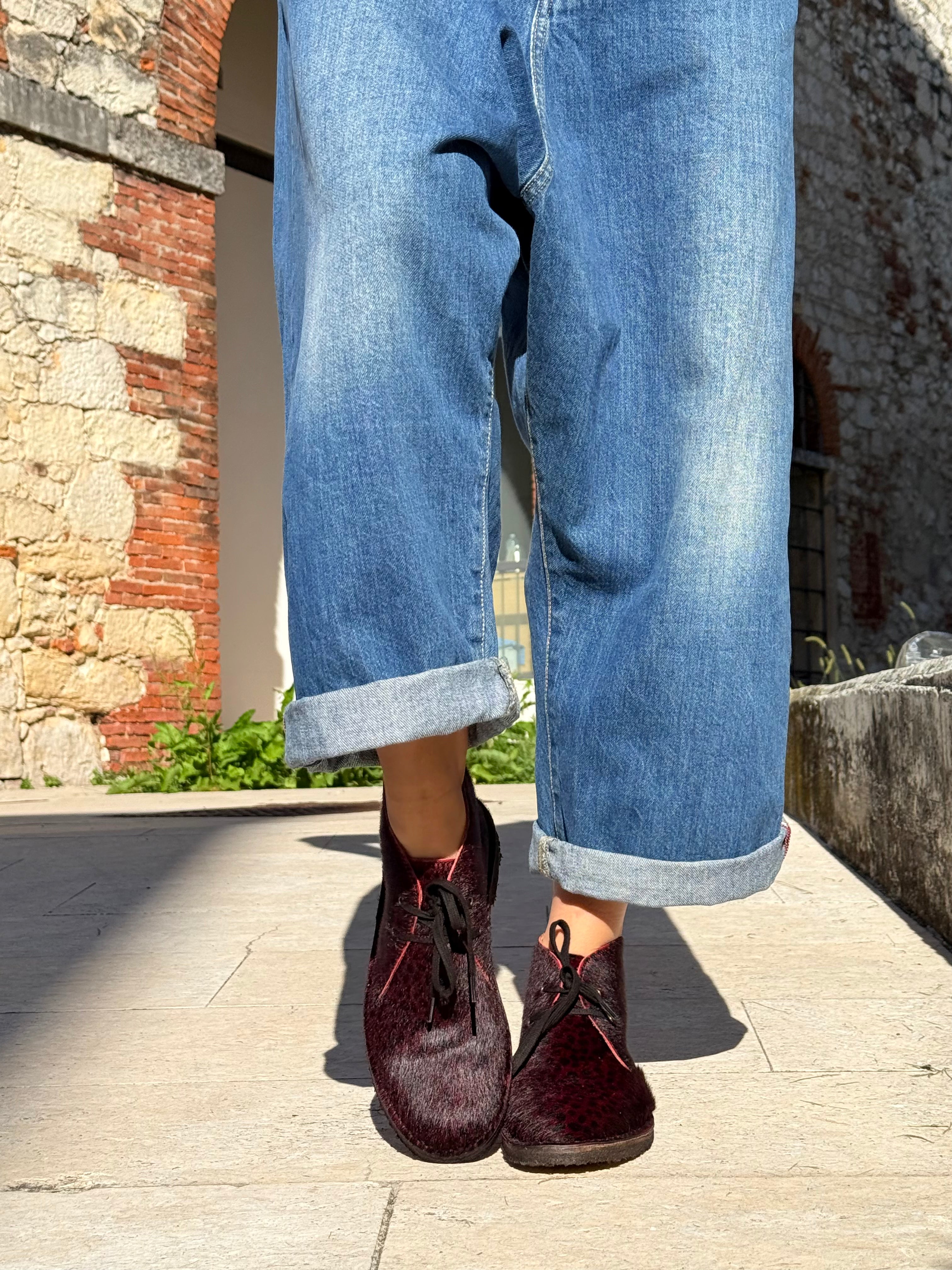 Image of Vibrisse Pony Bordeaux stringata in cavallino artigianale pugliese