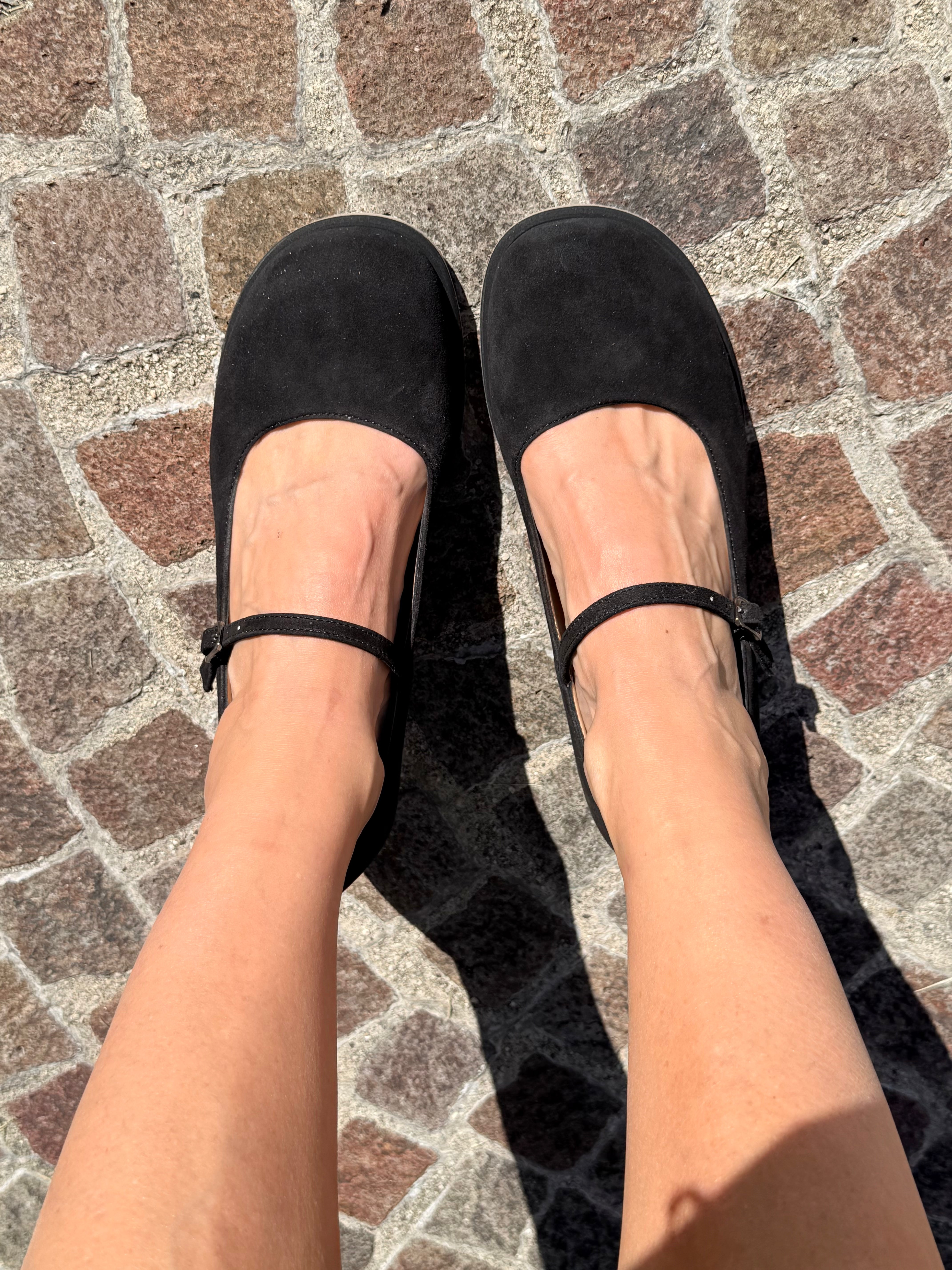Image of Mizu Black mary jane in camoscio nero tacco 5.5 lav. artigianale marchigiana