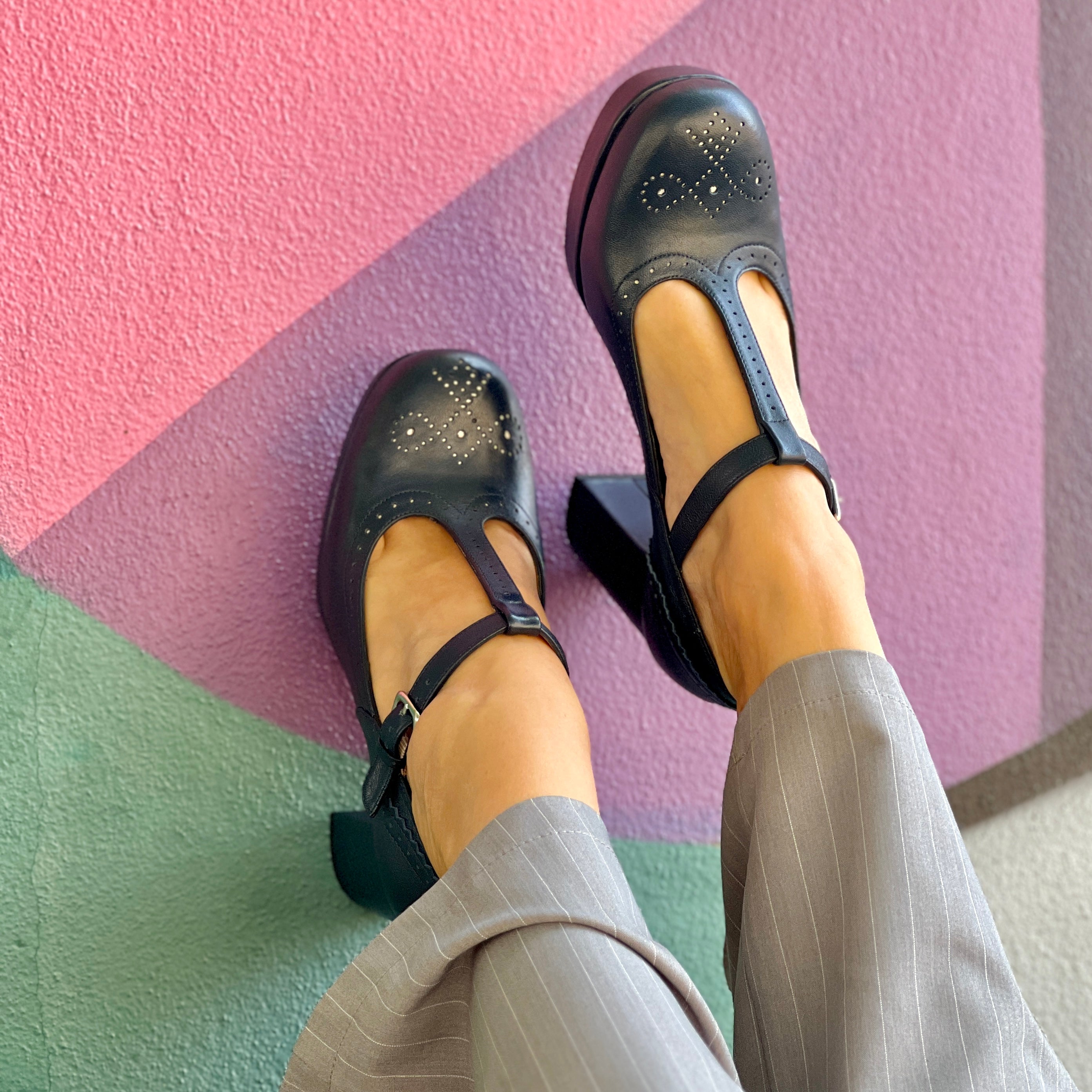 Image of Hanna Blue t bar con plateau e tacco in nappa blu tacco 8 cm artigianale Lagattaconglistivali