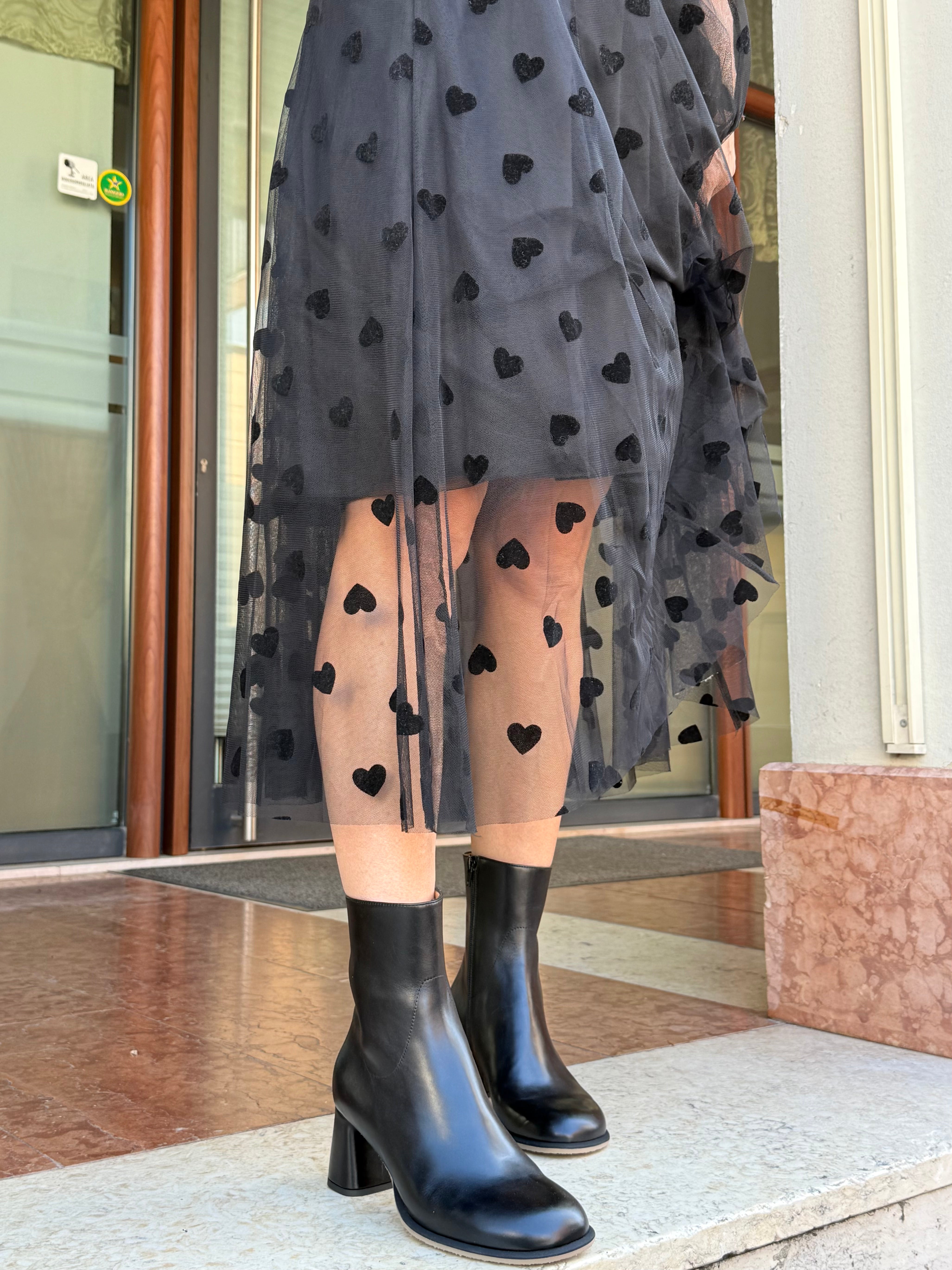 Image of Clo Black tronchetto in nappa nera tacco 6 artigianale marchigiana