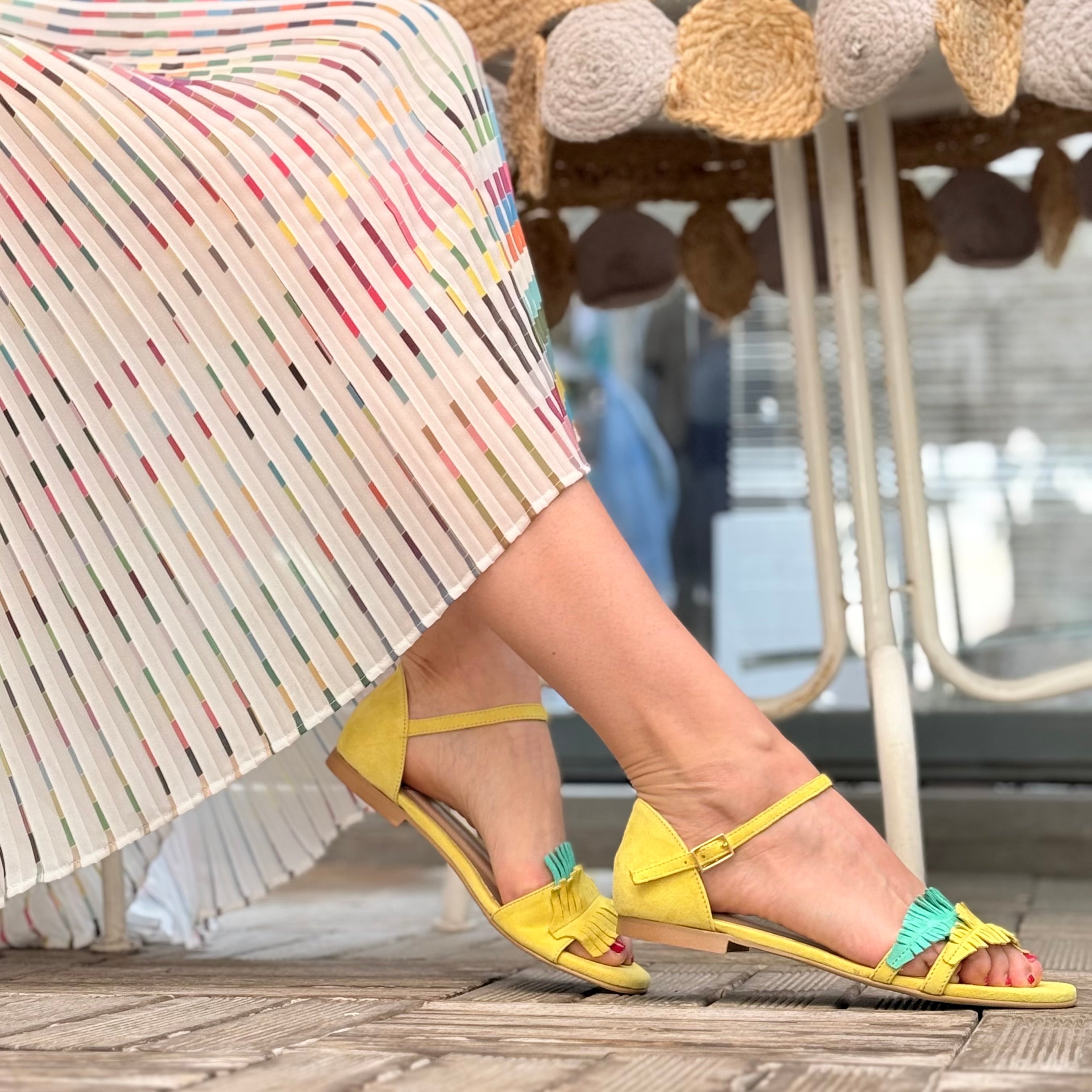 Image of Sioux Sun sandalo basso in camoscio giallo tacco 1 cm lavorazione pugliese