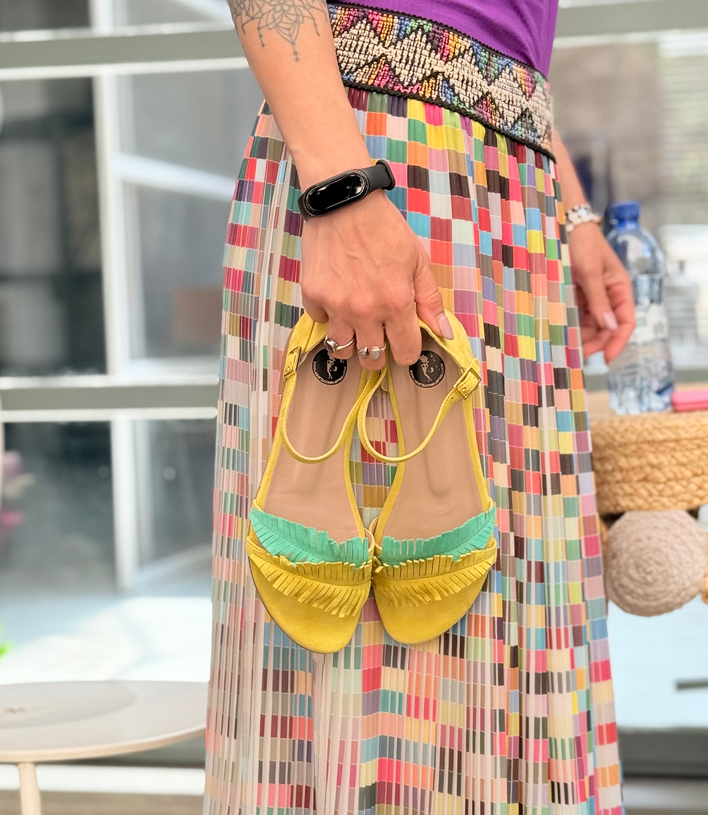 Image of Sioux Sun sandalo basso in camoscio giallo tacco 1 cm lavorazione pugliese