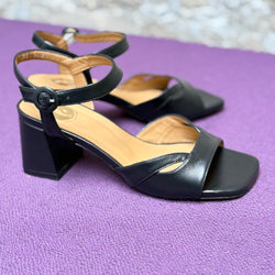 Image of Vega Black sandalo in nappa nera tacco 6.5 lavorazione artigianale