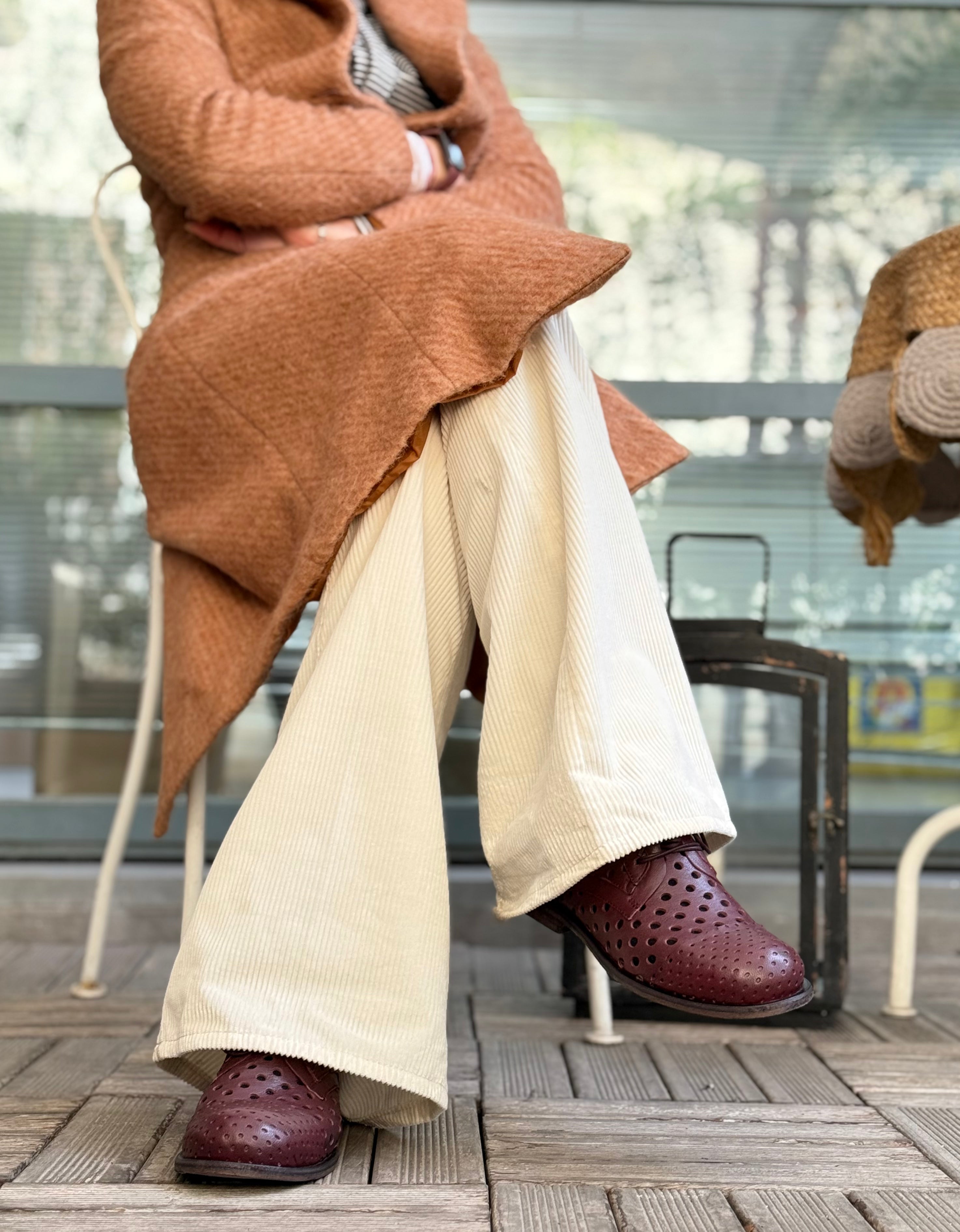 Image of Ladybug  Wine scarpa derby allacciata in pelle bordeaux forata artigianale marchigiana