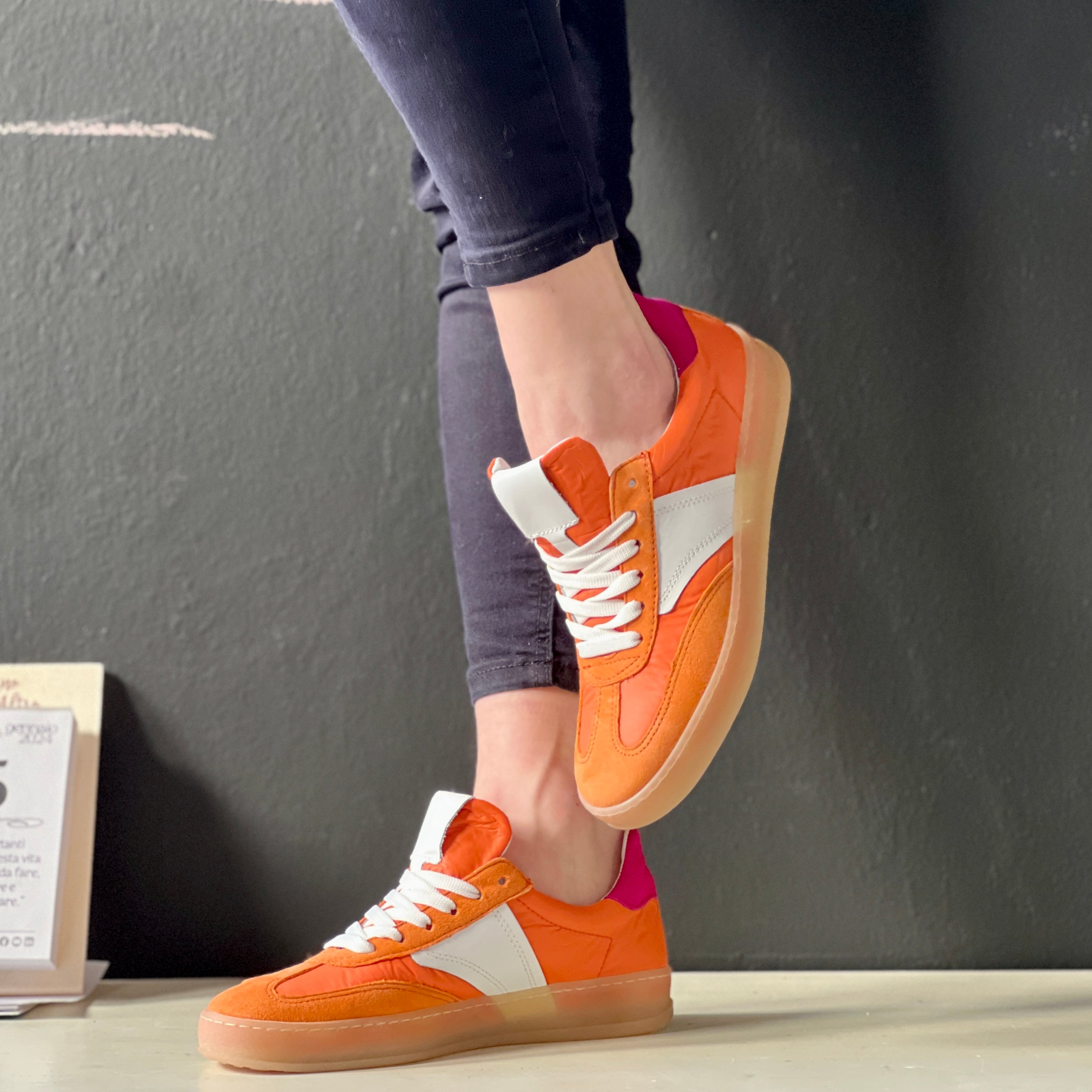 City Orange sneaker in tela e camoscio arancione stile anni 70