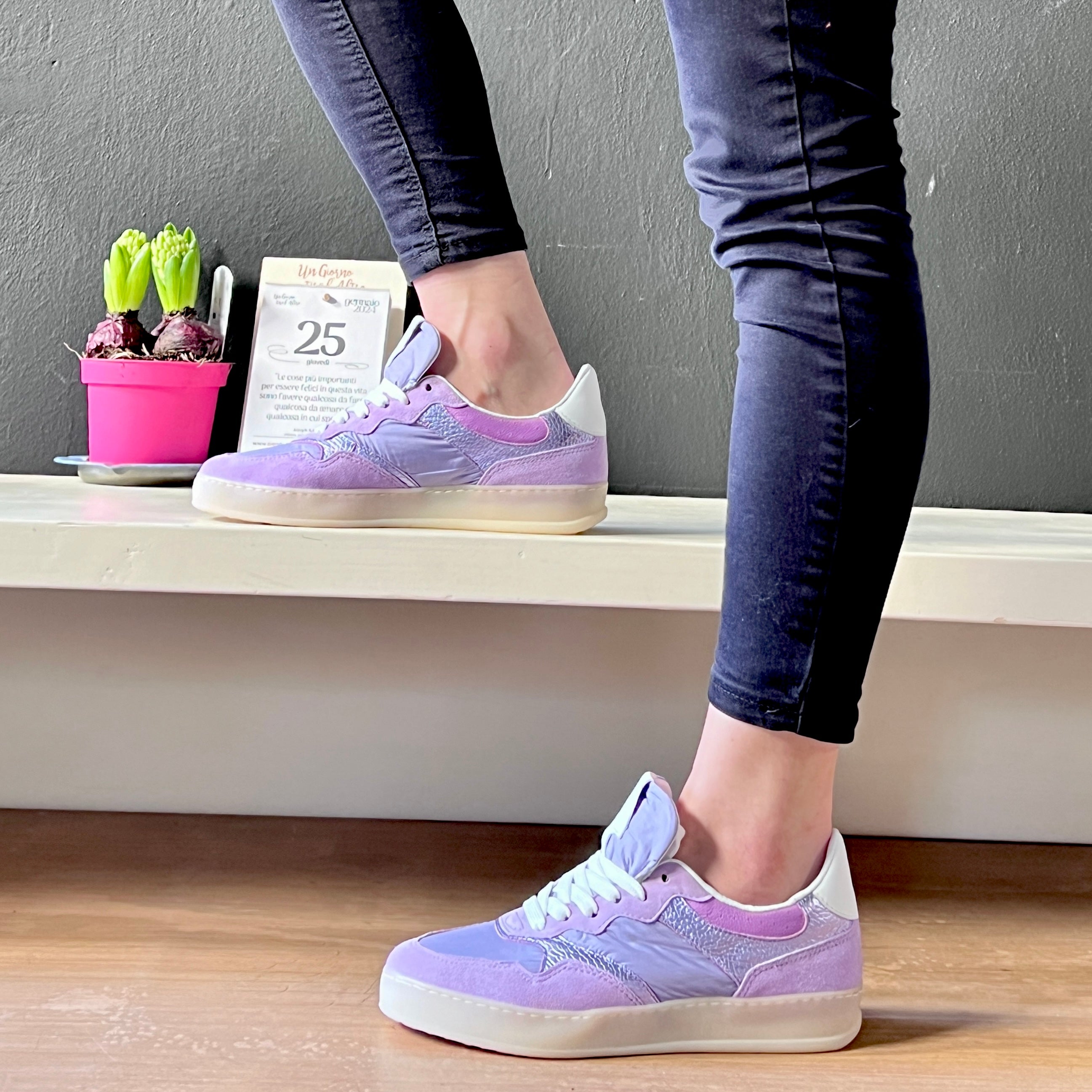 City Lilac sneaker in tela e camoscio lilla stile anni 70