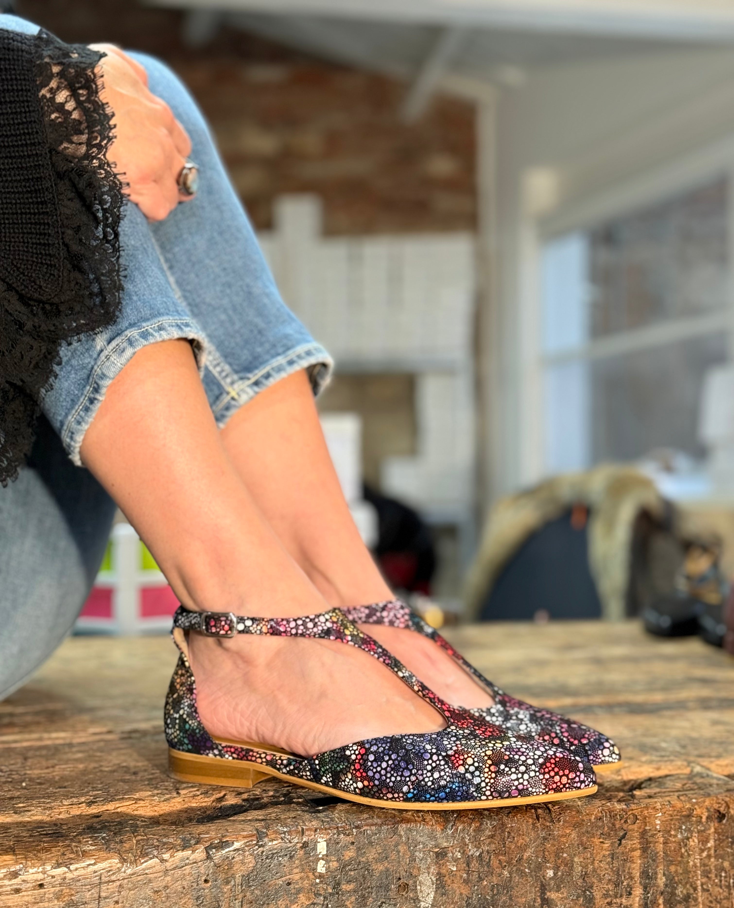 Image of Lucy Multi scarpina bassa t-bar in nappa multicolor - tacco 2 cm artigianale marchigiana