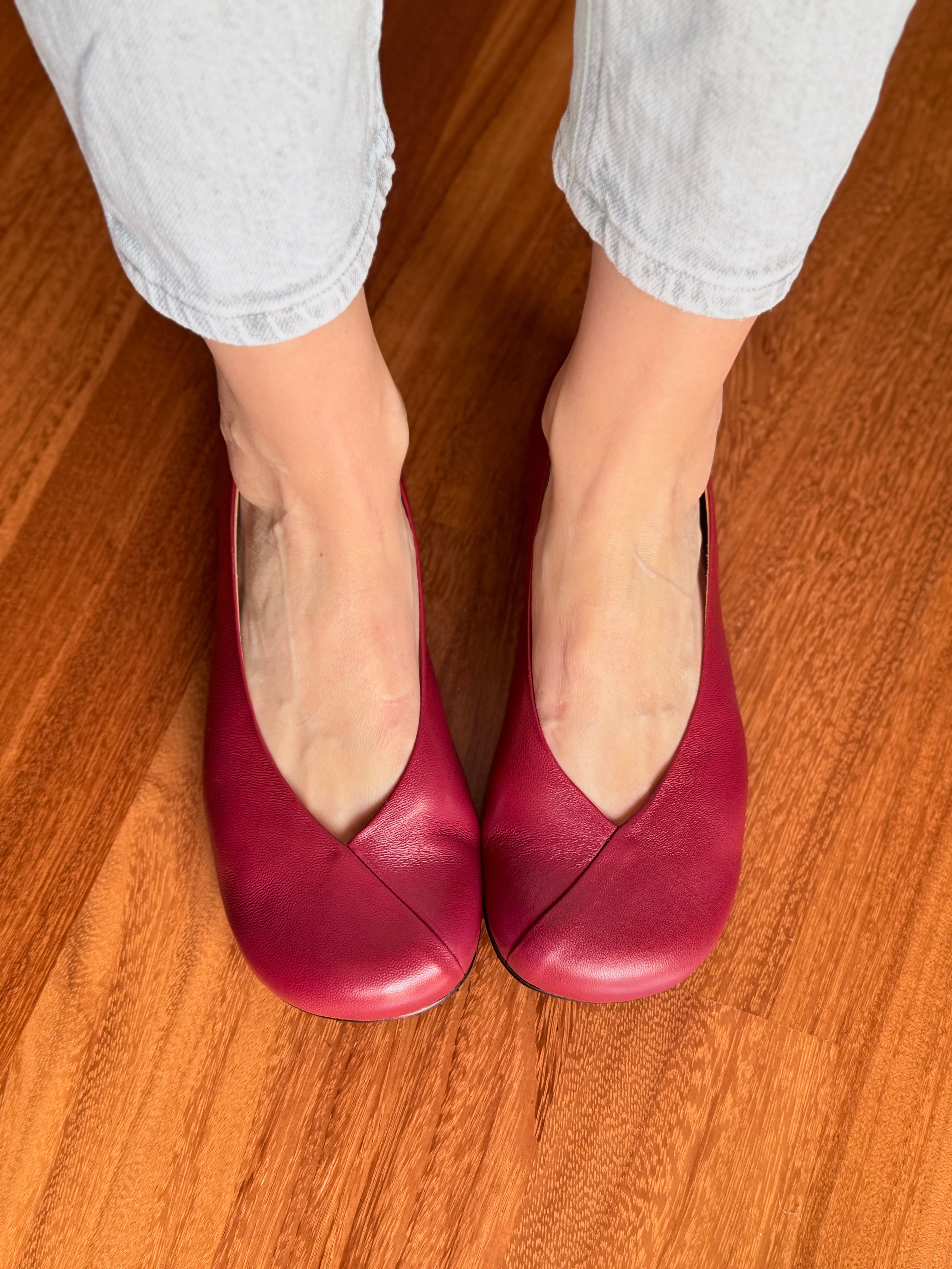 Image of Babu Cherry ballerina in nappa ciliegia tacco 1.5 artigianale