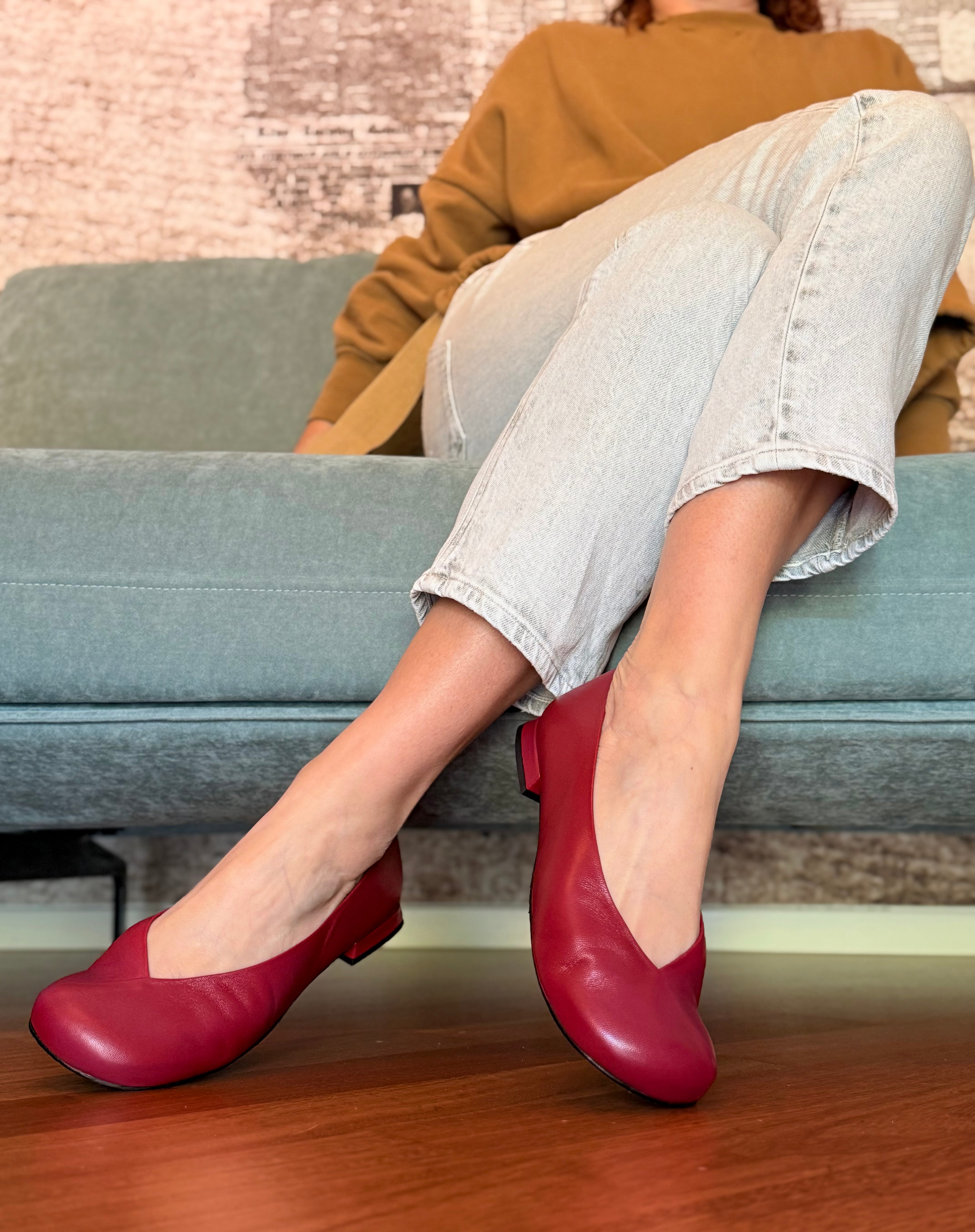 Image of Babu Cherry ballerina in nappa ciliegia tacco 1.5 artigianale