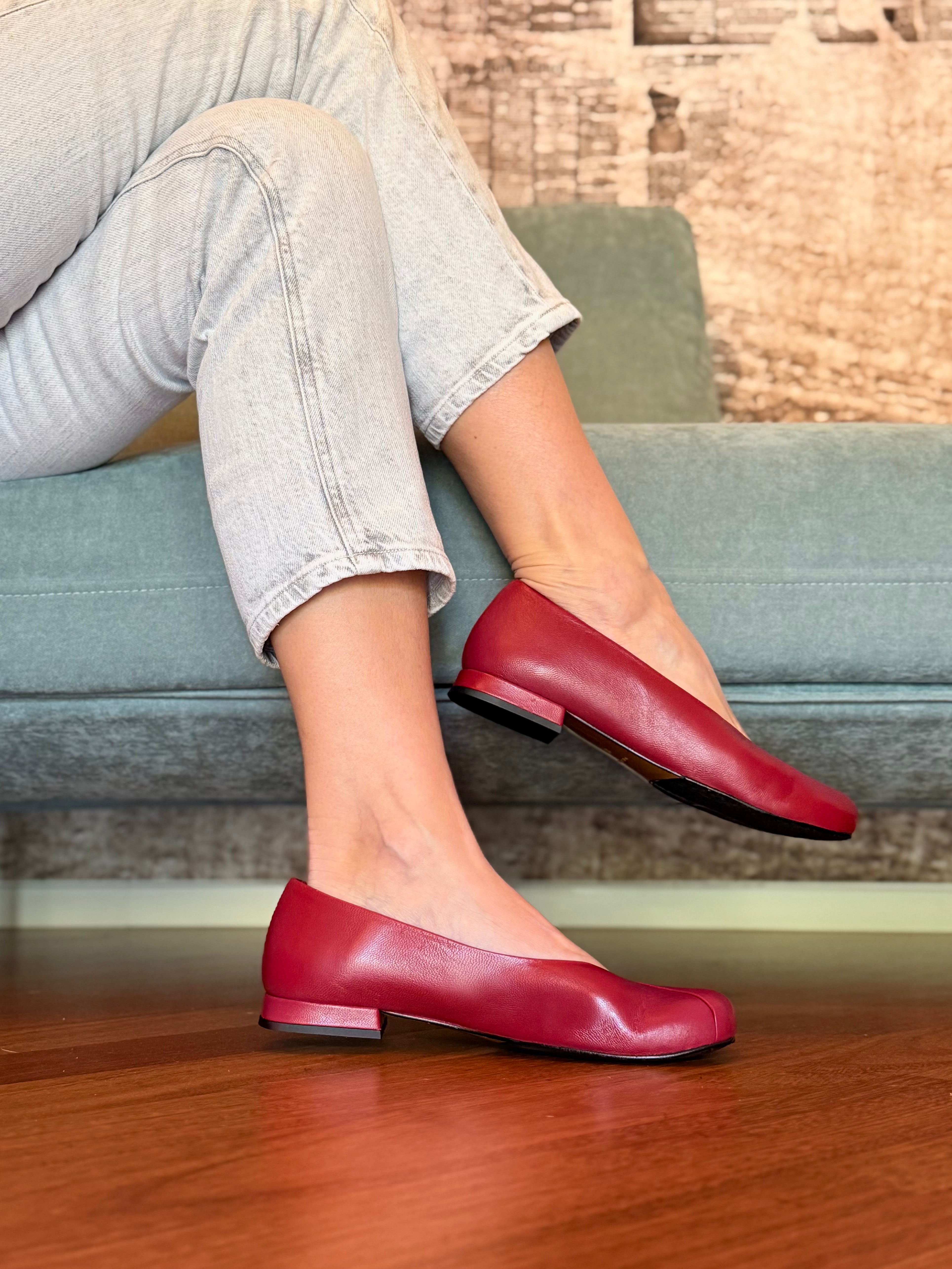 Image of Babu Cherry ballerina in nappa ciliegia tacco 1.5 artigianale