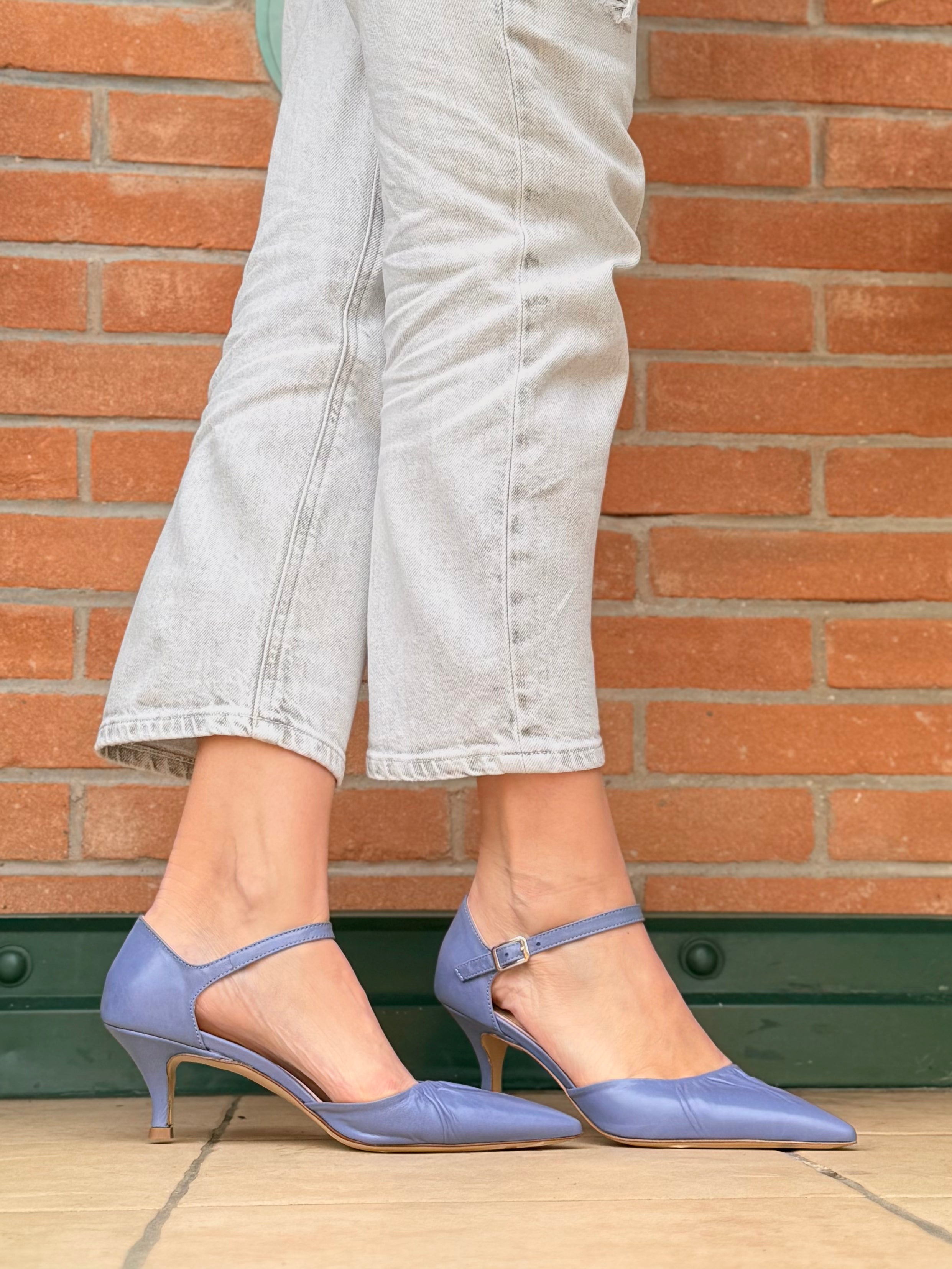 Image of Paulette Jeans decollete in vernice su base camoscio azzurra con cinturino tacco 6cm artigianale marchigiano