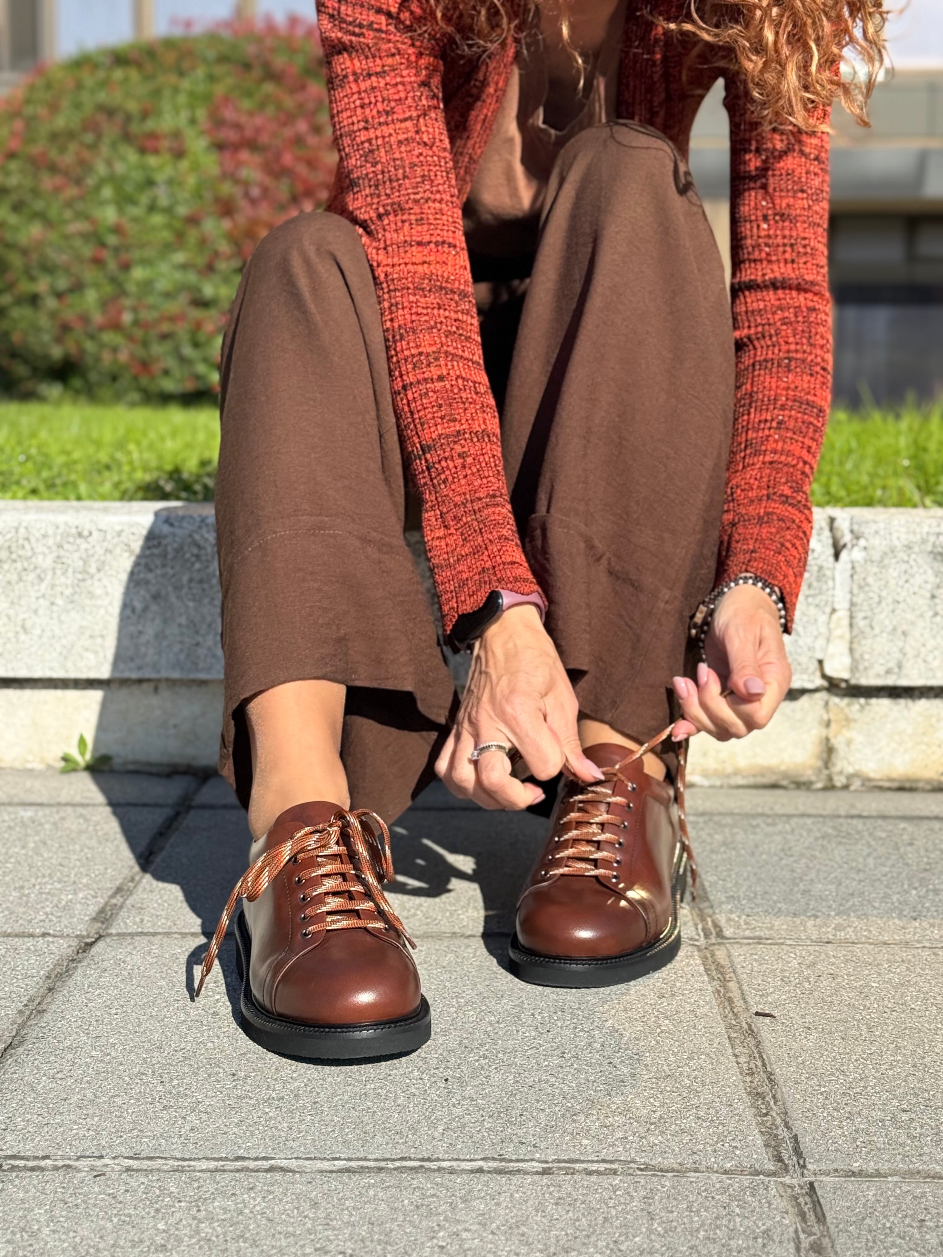 Image of Odle Brown scarpa bassa allacciata in pelle marrone artigianale marchigiana