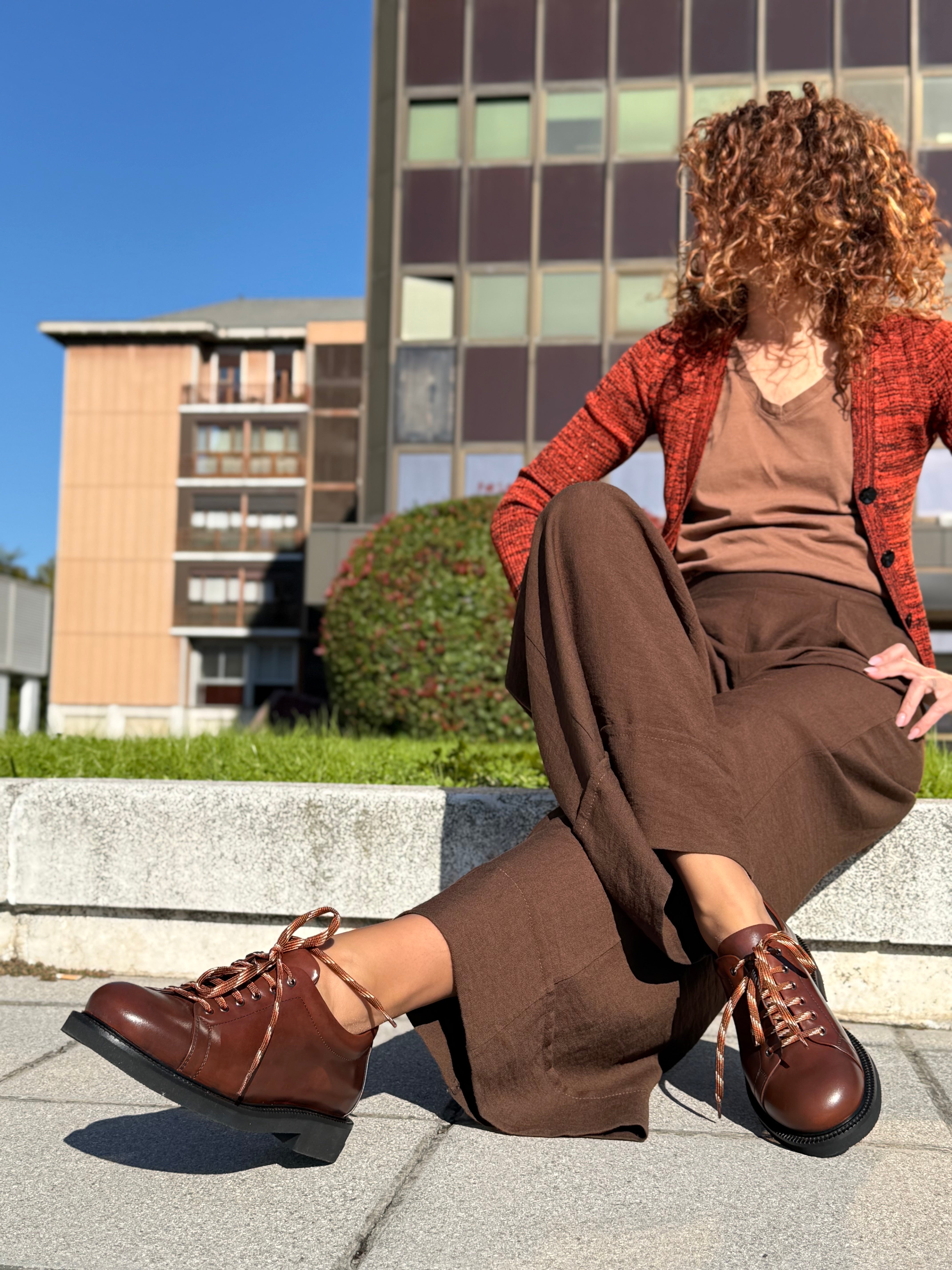Image of Odle Brown scarpa bassa allacciata in pelle marrone artigianale marchigiana