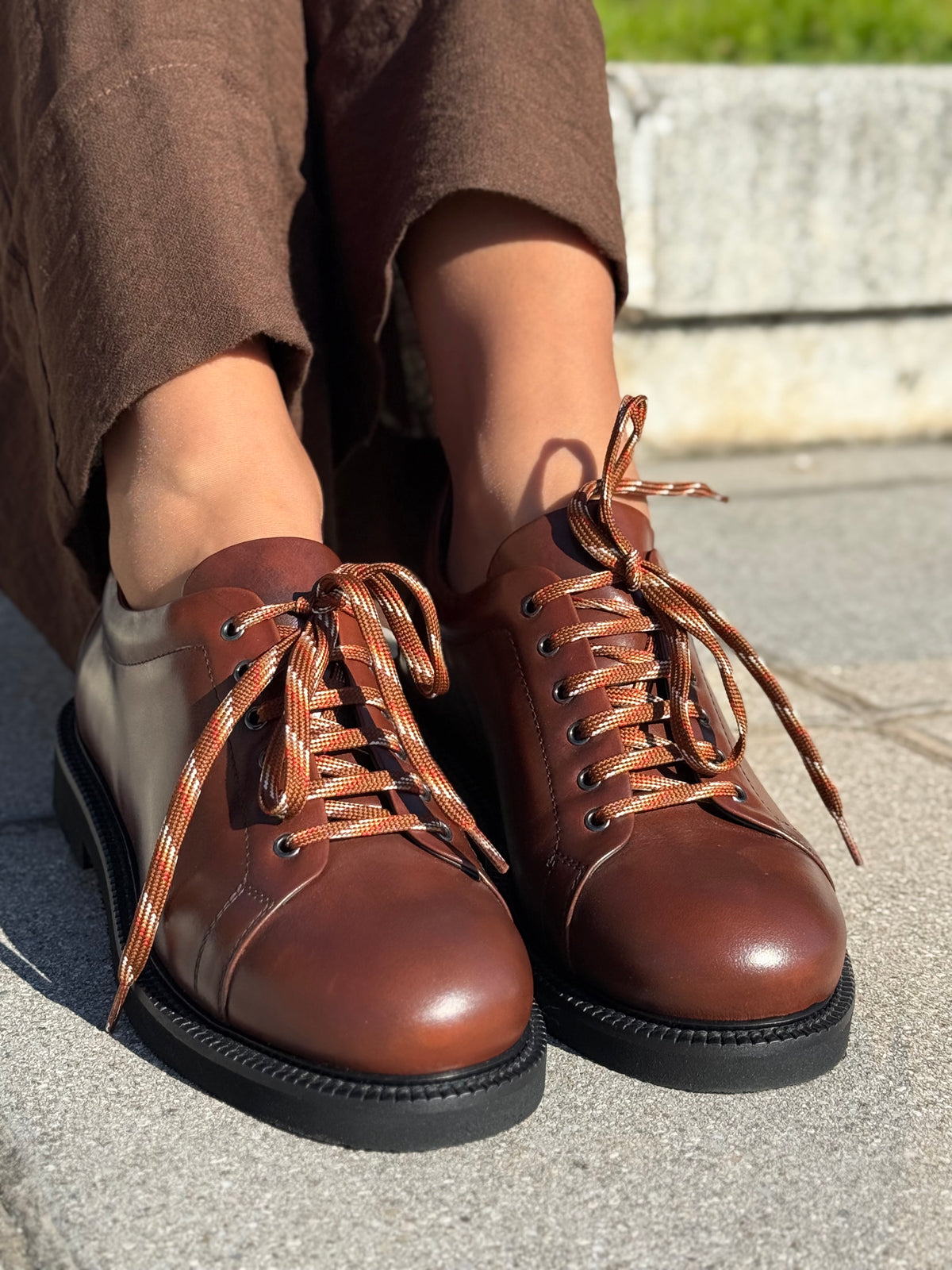 Odle Brown scarpa bassa allacciata in pelle marrone artigianale marchigiana