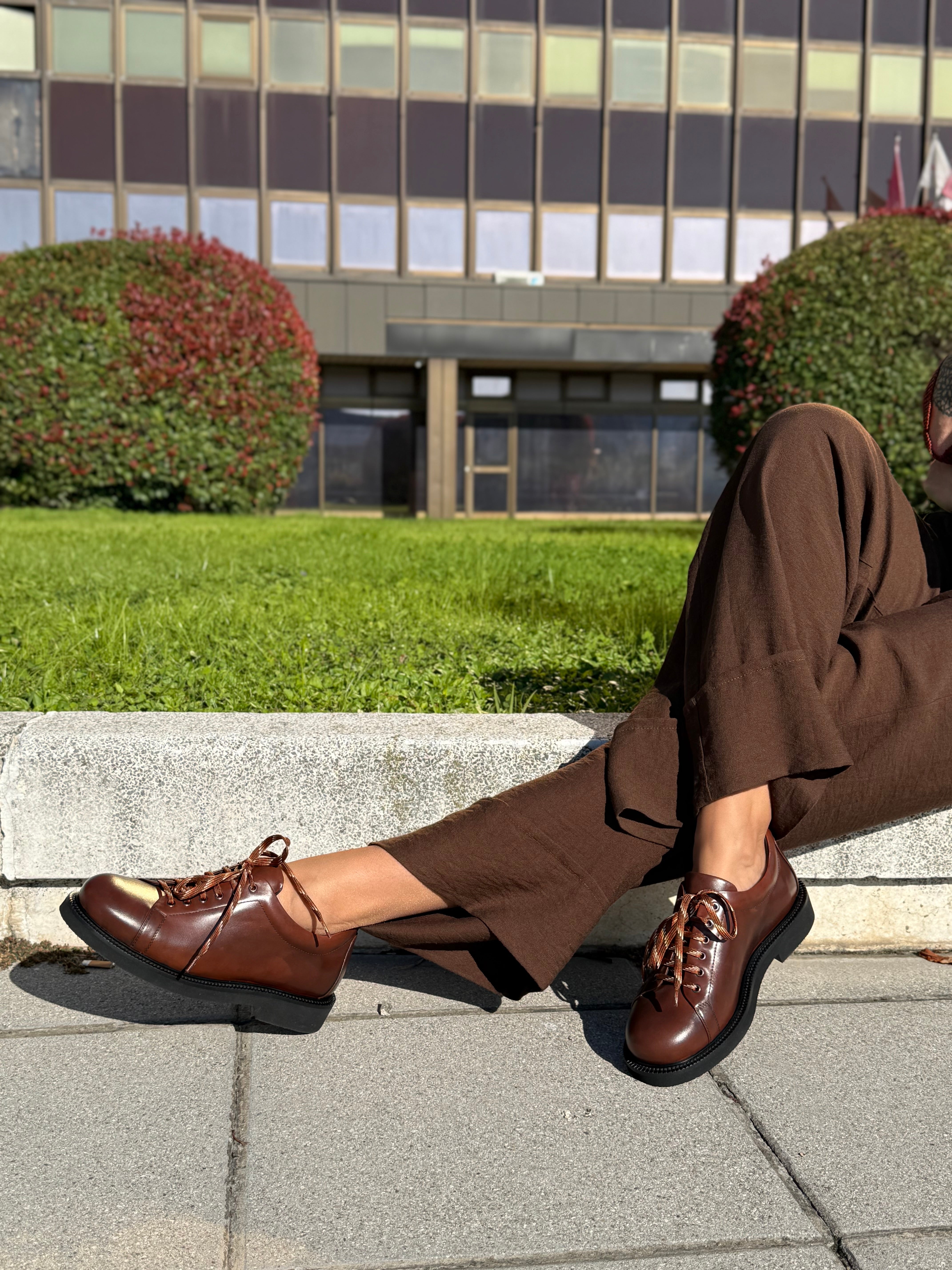 Image of Odle Brown scarpa bassa allacciata in pelle marrone artigianale marchigiana