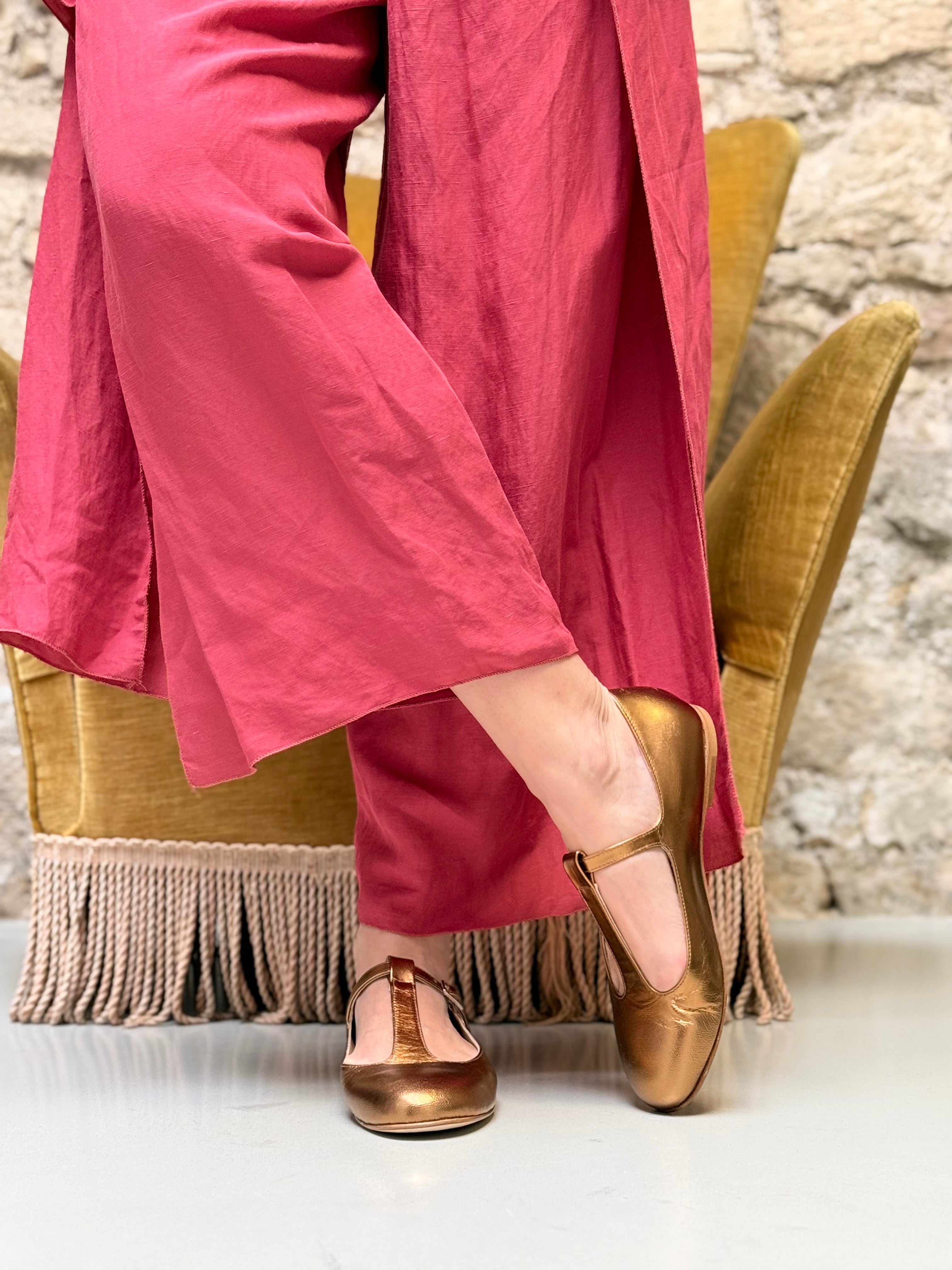 Image of Kris Rame ballerina t-bar in nappa laminata color rame/bronzo lavorazione a sacchetto artigianale marchigiana