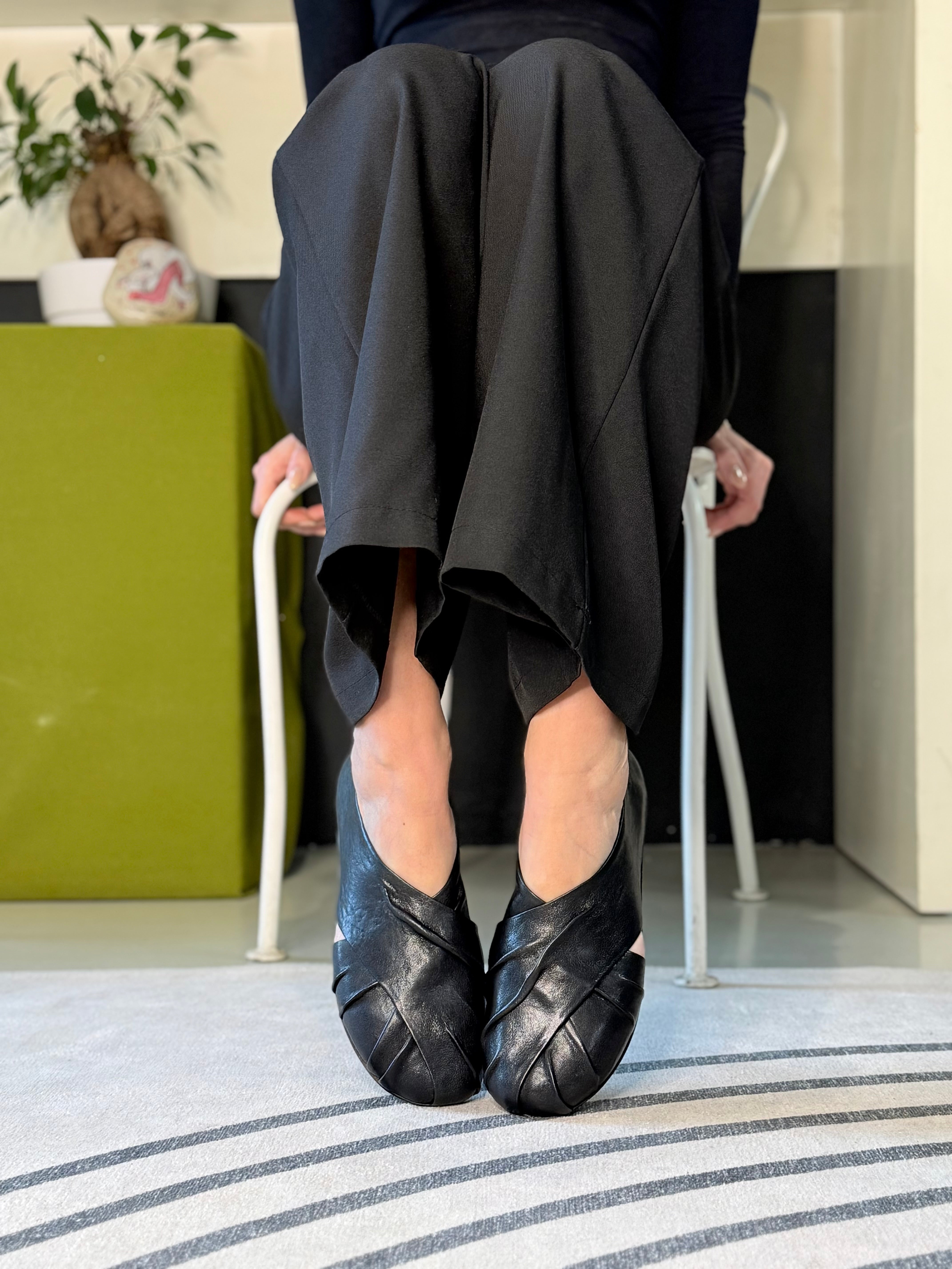 Image of Snokey Black ballerina in nappa nera artigianale marchigiana