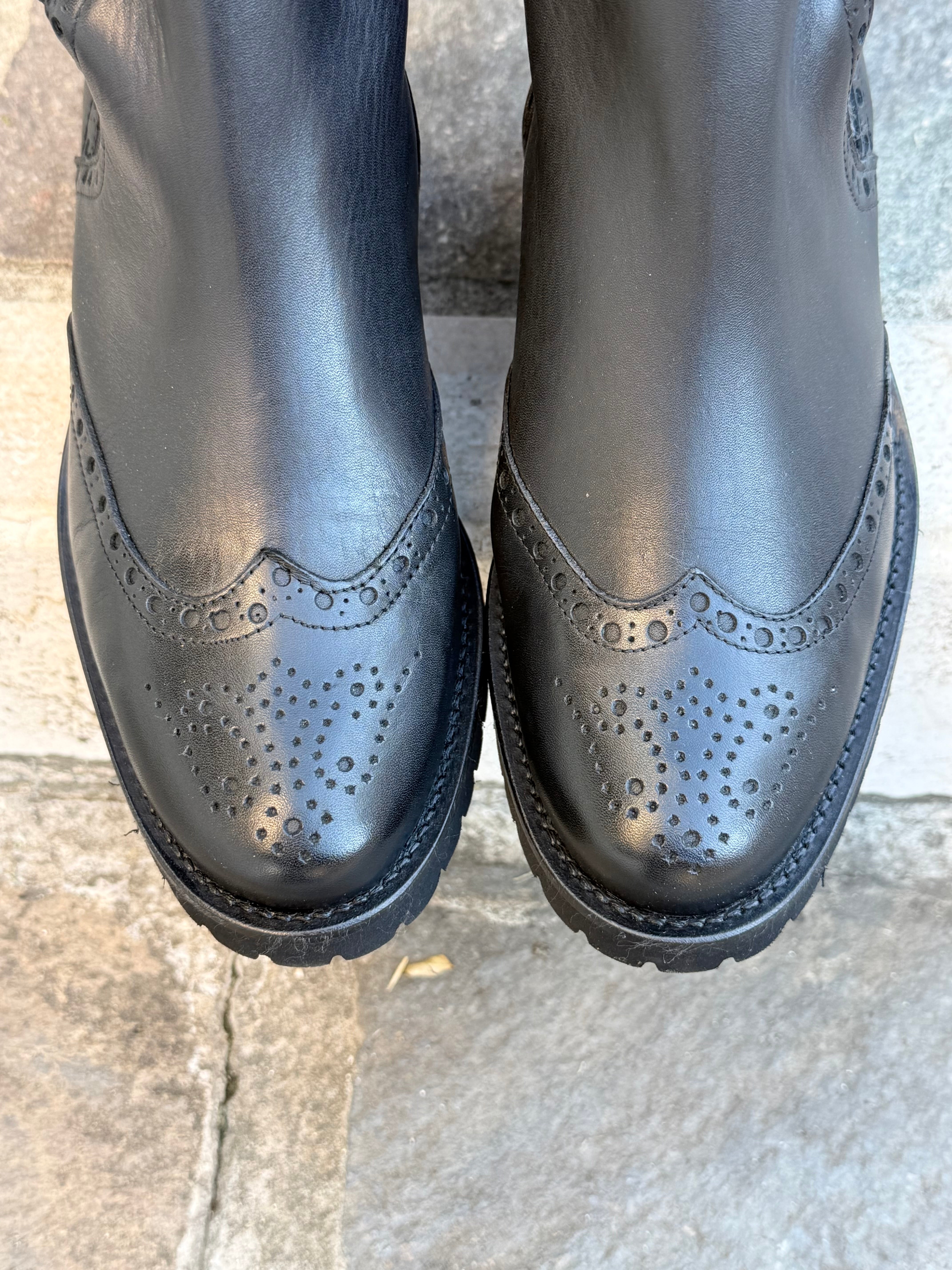 Image of Ringo Black stivale beatles in pelle nera con cerniera artigianale marchigiana