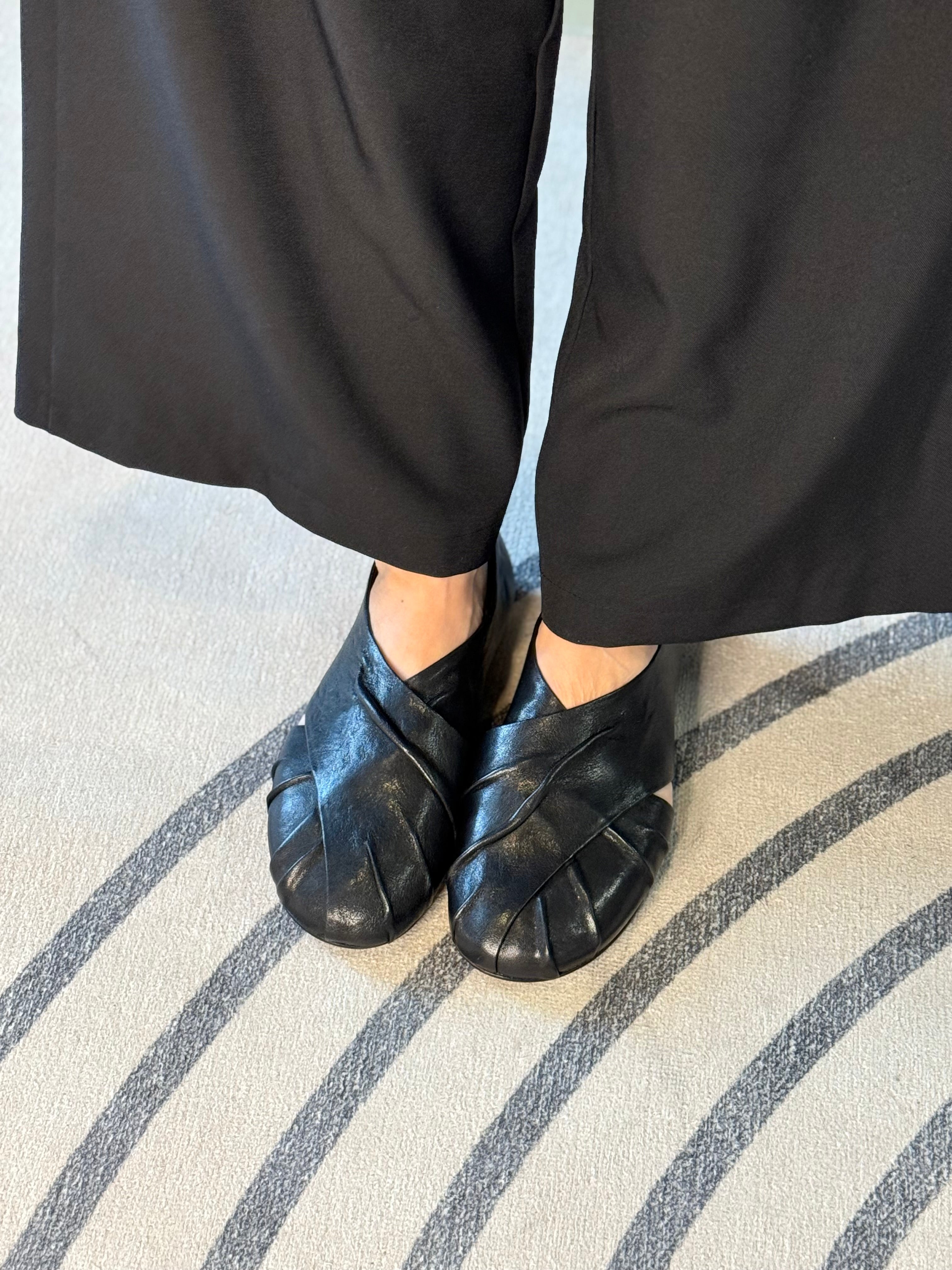 Image of Snokey Black ballerina in nappa nera artigianale marchigiana