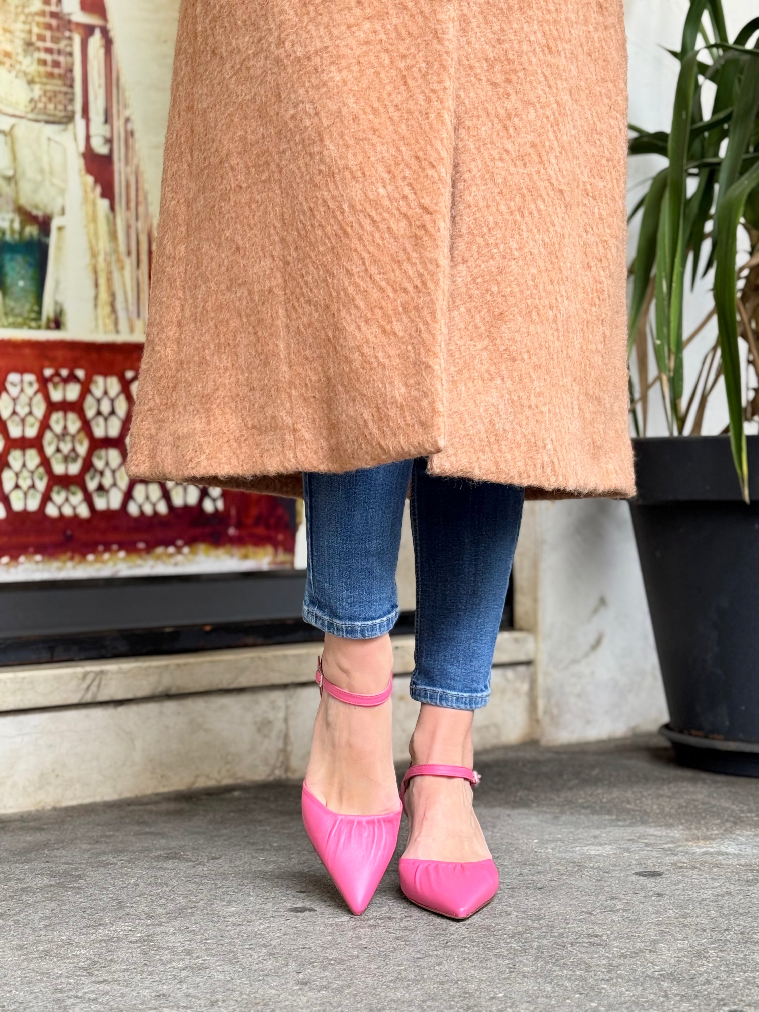 Image of Paulette Pink decollete in nappa guantino rosa con cinturino tacco 6cm artigianale marchigiano