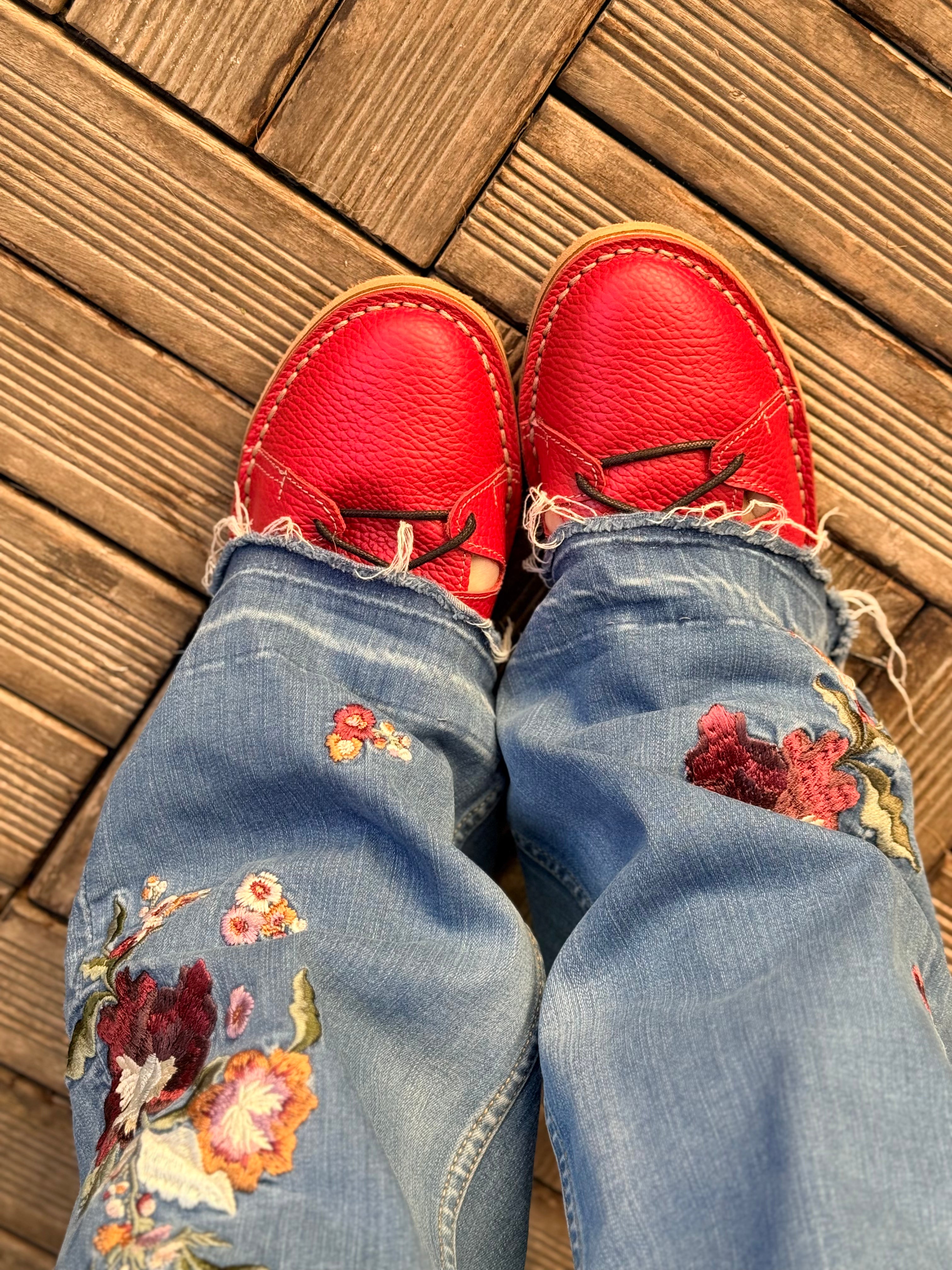 Image of Ostrega Red scarpa allacciata in pelle rossa artigianale toscana