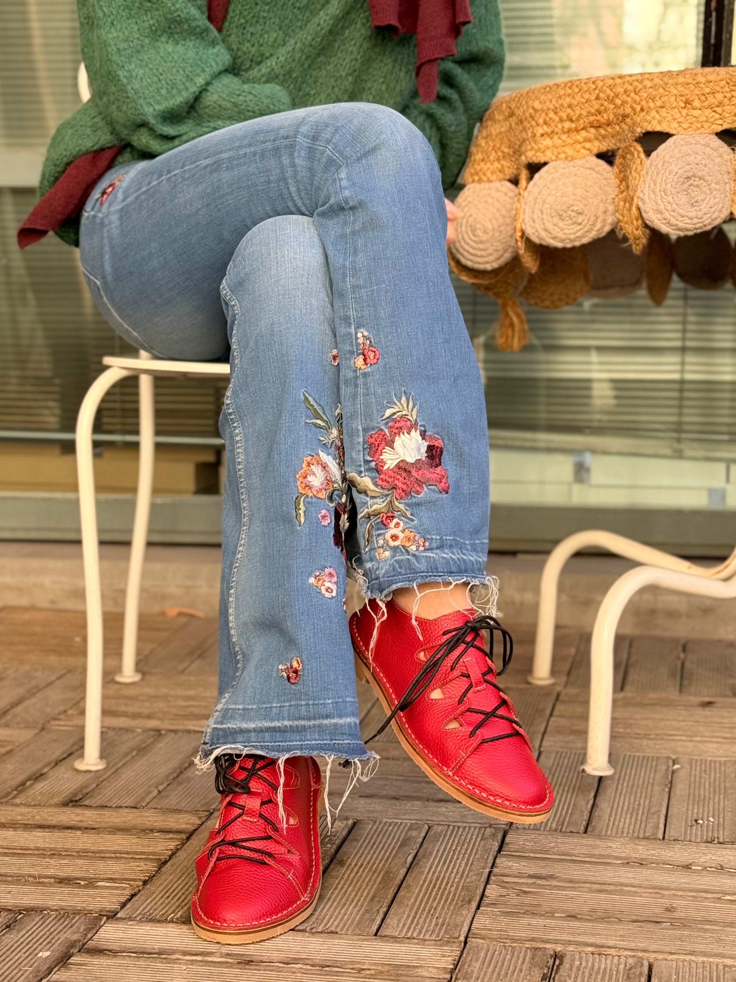 Image of Ostrega Red scarpa allacciata in pelle rossa artigianale toscana