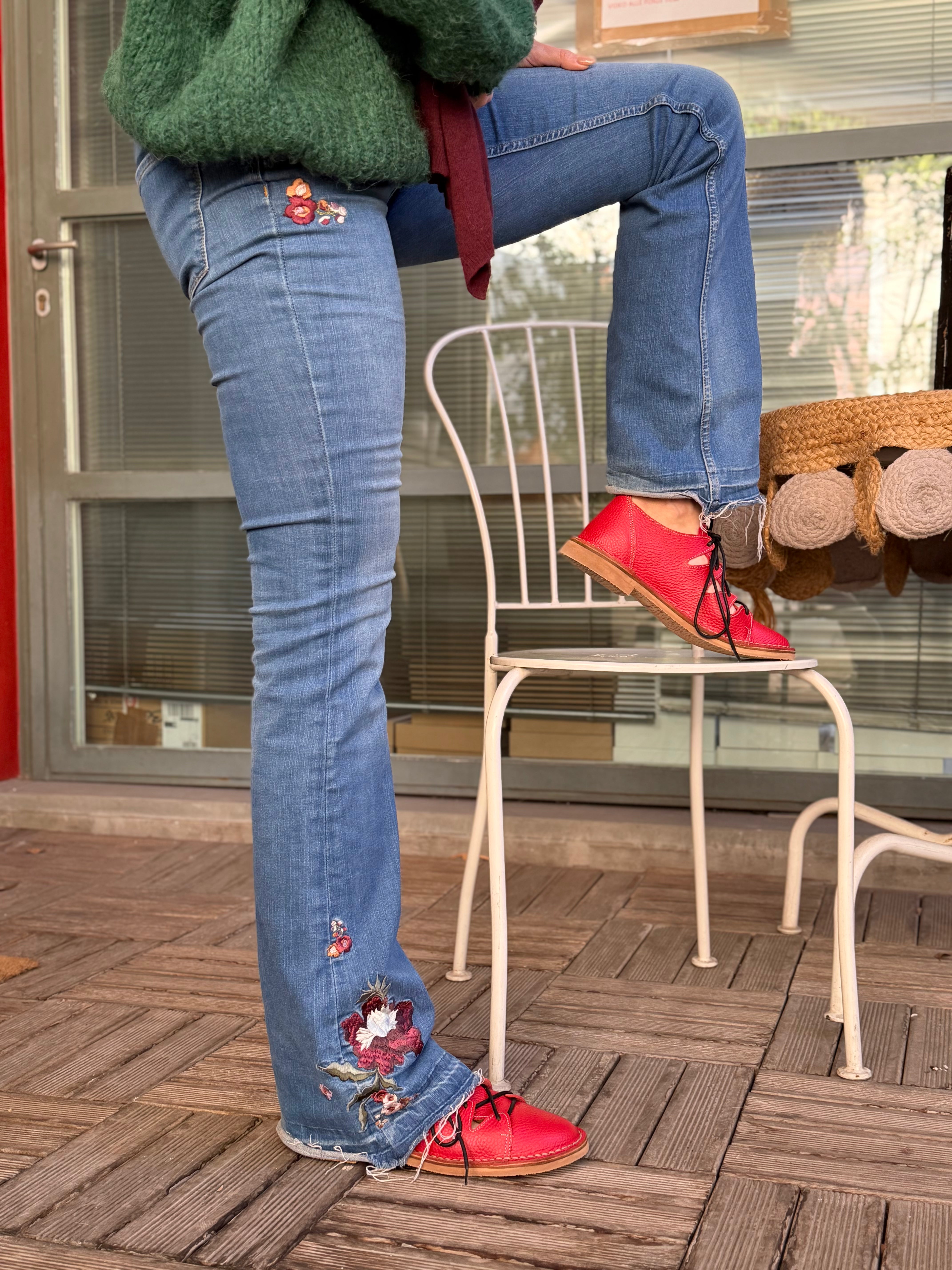 Image of Ostrega Red scarpa allacciata in pelle rossa artigianale toscana