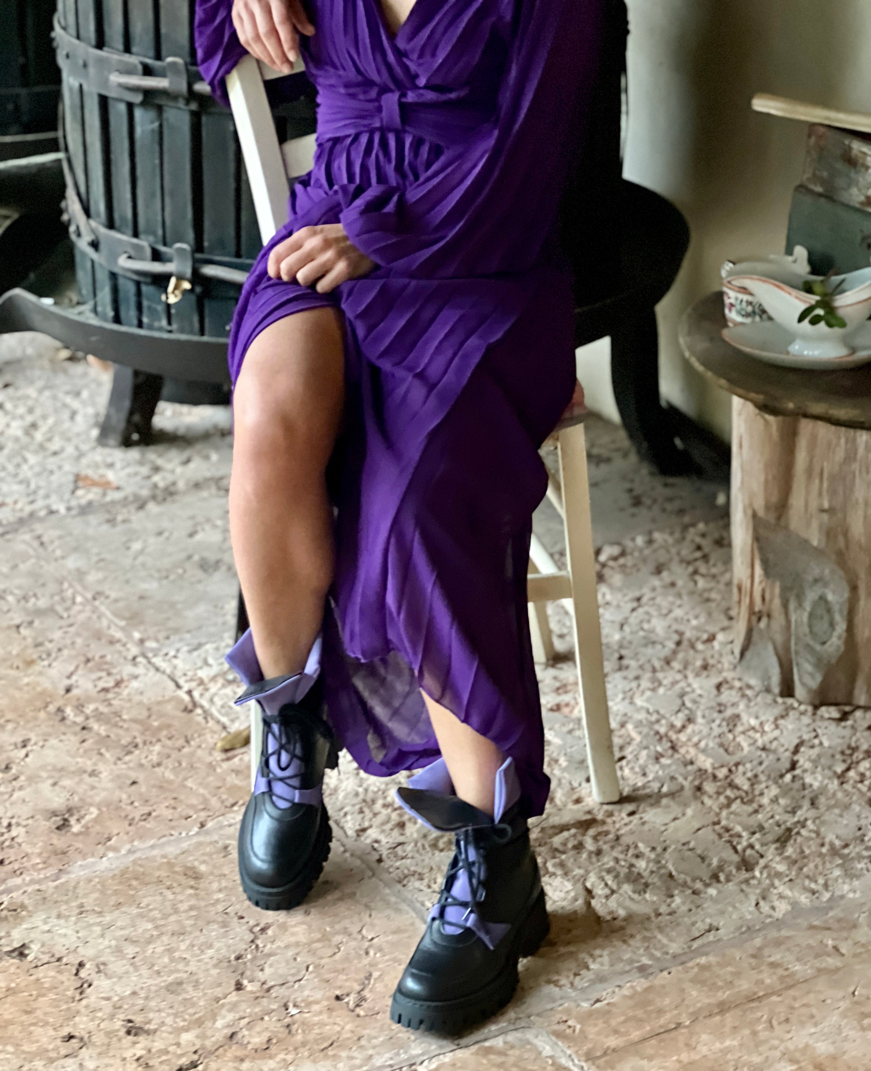 Image of EtaBeta Black anfibio sportivo in pelle nera artigianale marchigiano