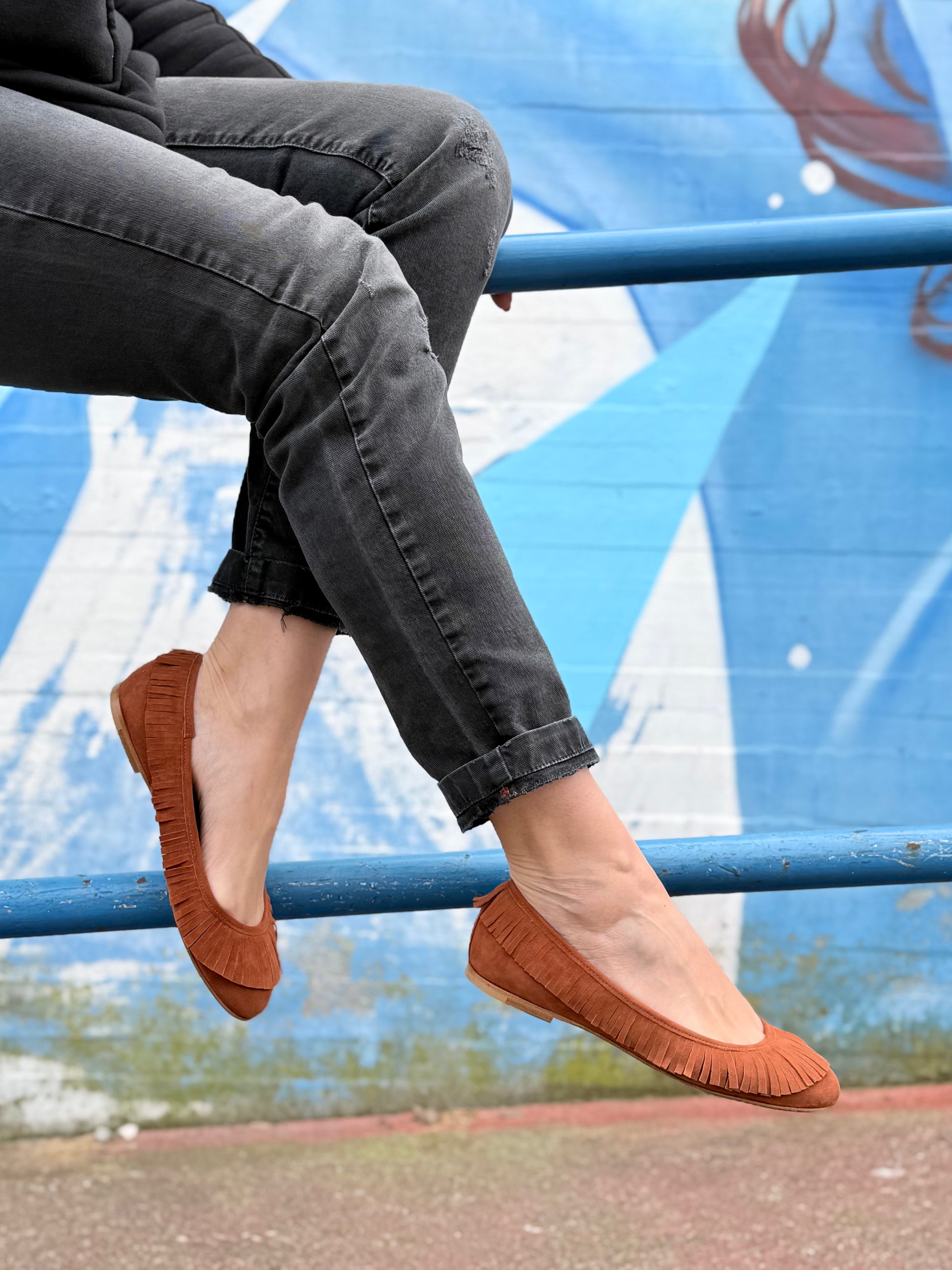 Tatanka Brown ballerina in camoscio marrone con frange lavorazione artigianale marchigiana