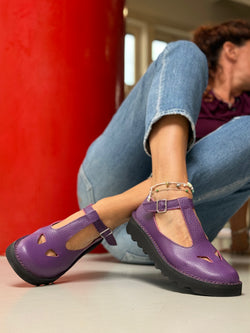 Image of Ciacola Purple bebe con occhietti in pelle viola artigianale toscana