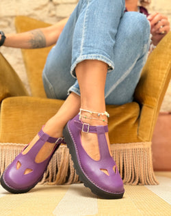 Image of Ciacola Purple bebe con occhietti in pelle viola artigianale toscana