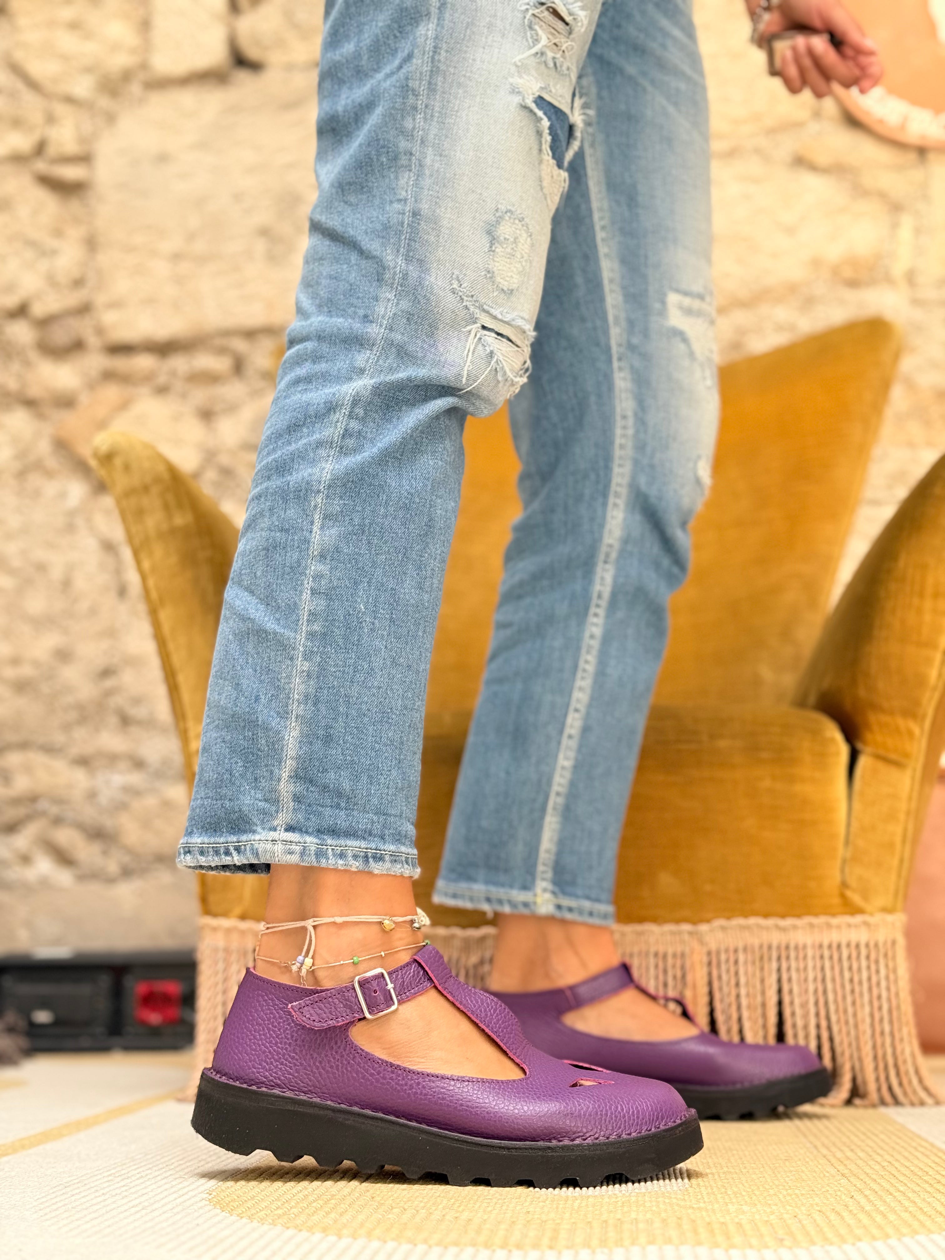 Ciacola Purple bebe con occhietti in pelle viola artigianale toscana