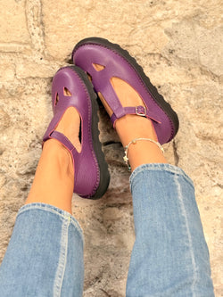 Image of Ciacola Purple bebe con occhietti in pelle viola artigianale toscana