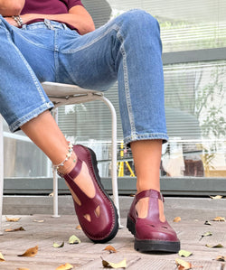 Image of Ciacola Bordeaux bebe con occhietti in pelle bordeaux artigianale toscana