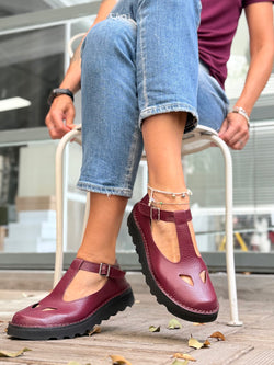 Image of Ciacola Bordeaux bebe con occhietti in pelle bordeaux artigianale toscana