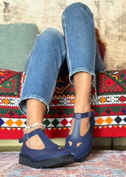 Image of Ciacola Blue bebe con occhietti in pelle blue artigianale toscana