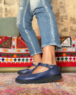 Image of Ciacola Blue bebe con occhietti in pelle blue artigianale toscana