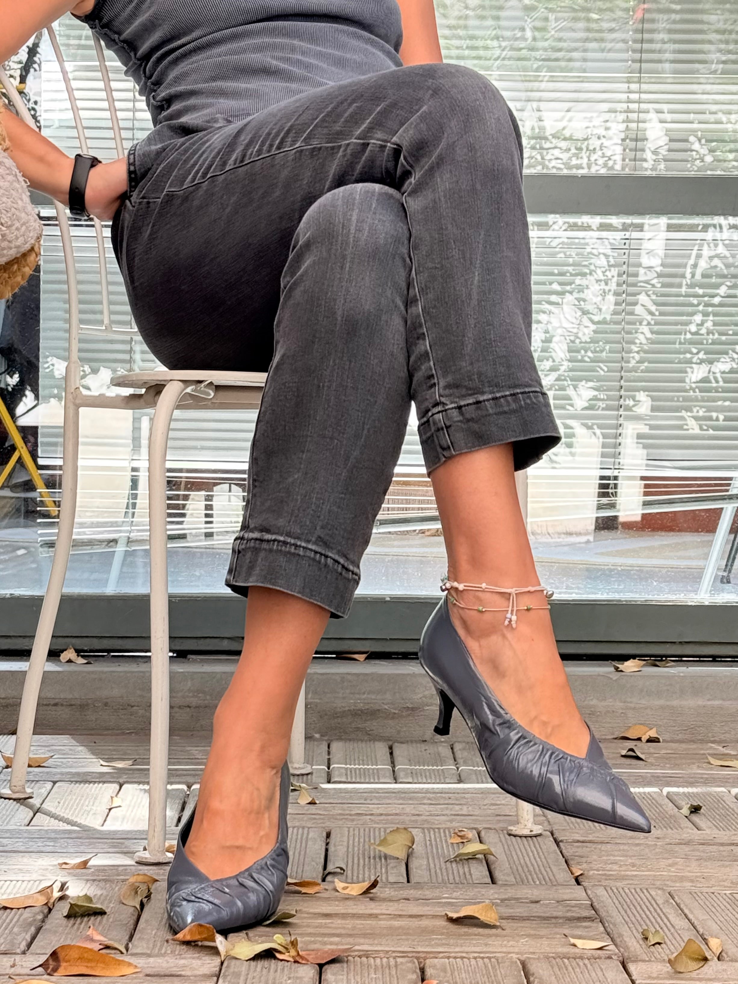 Libby Grey decolleteè  in vernice grigia su base camoscio tacco 6 cm lavorazione artigianale marchigiana