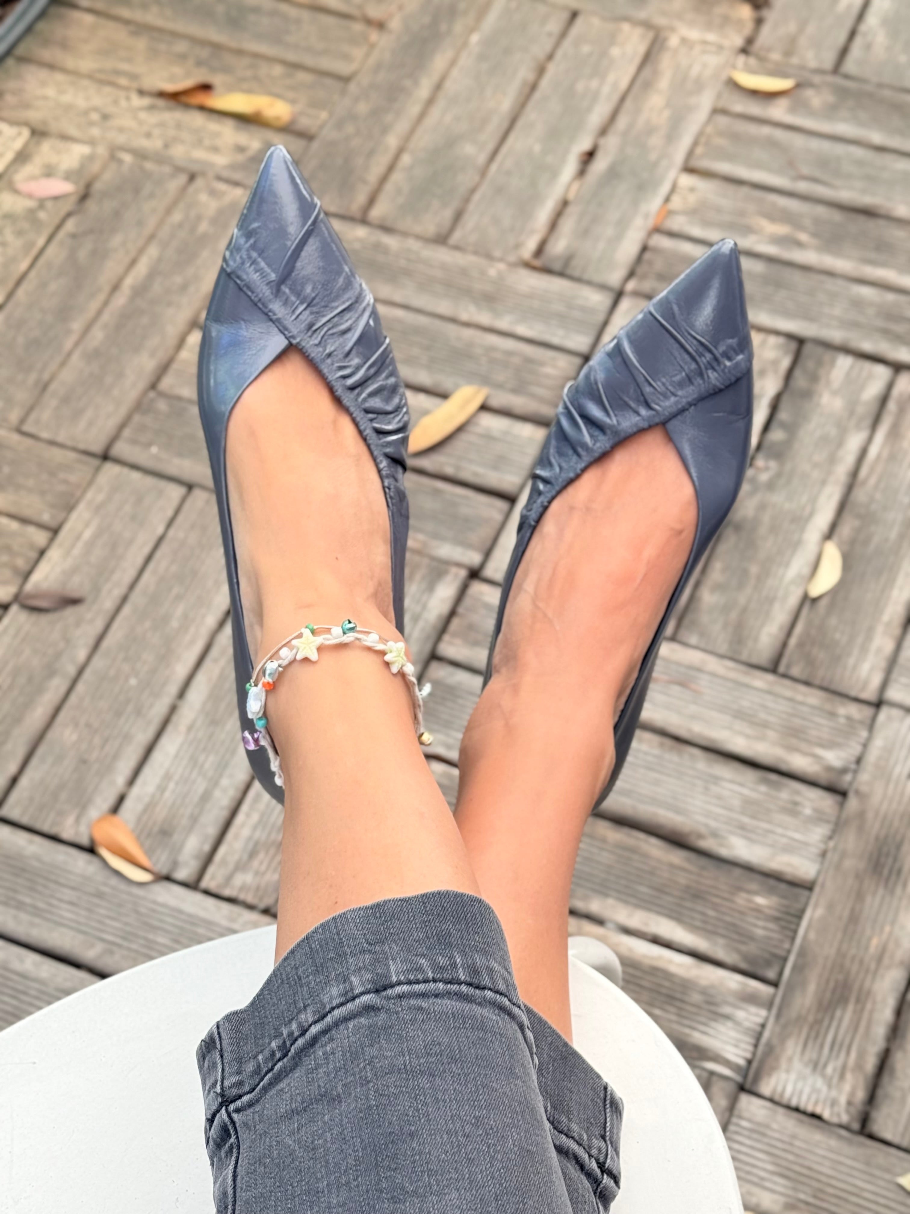Libby Grey decolleteè  in vernice grigia su base camoscio tacco 6 cm lavorazione artigianale marchigiana