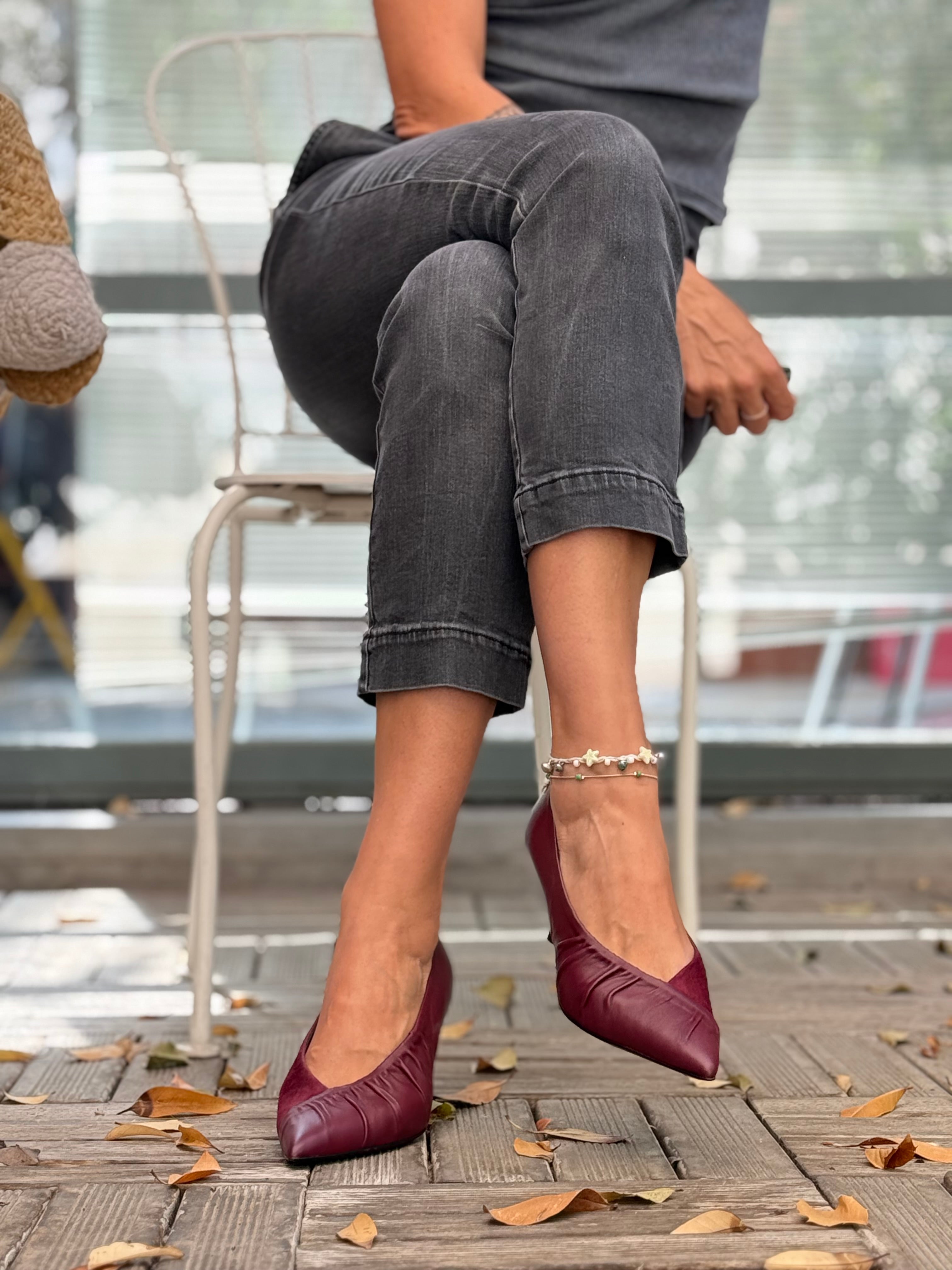 Libby Wine decolleteè  in nappa e camoscio bordeaux  tacco 6 cm lavorazione artigianale marchigiana