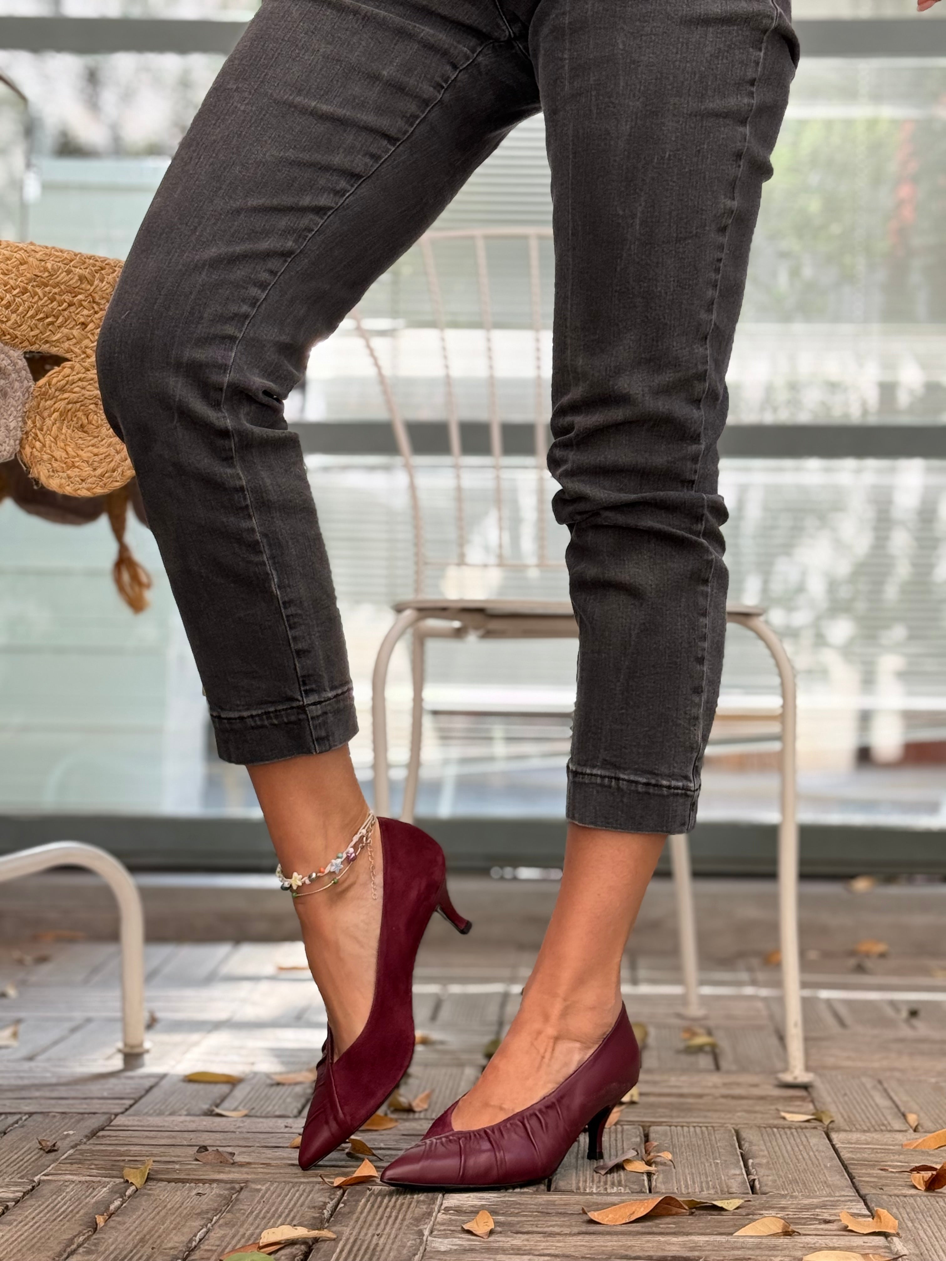Libby Wine decolleteè  in nappa e camoscio bordeaux  tacco 6 cm lavorazione artigianale marchigiana
