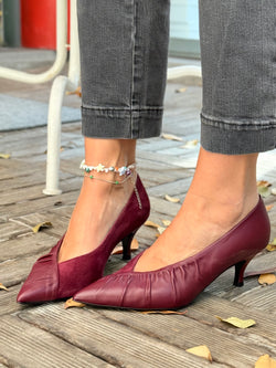 Image of Libby Wine decolleteè  in nappa e camoscio bordeaux  tacco 6 cm lavorazione artigianale marchigiana