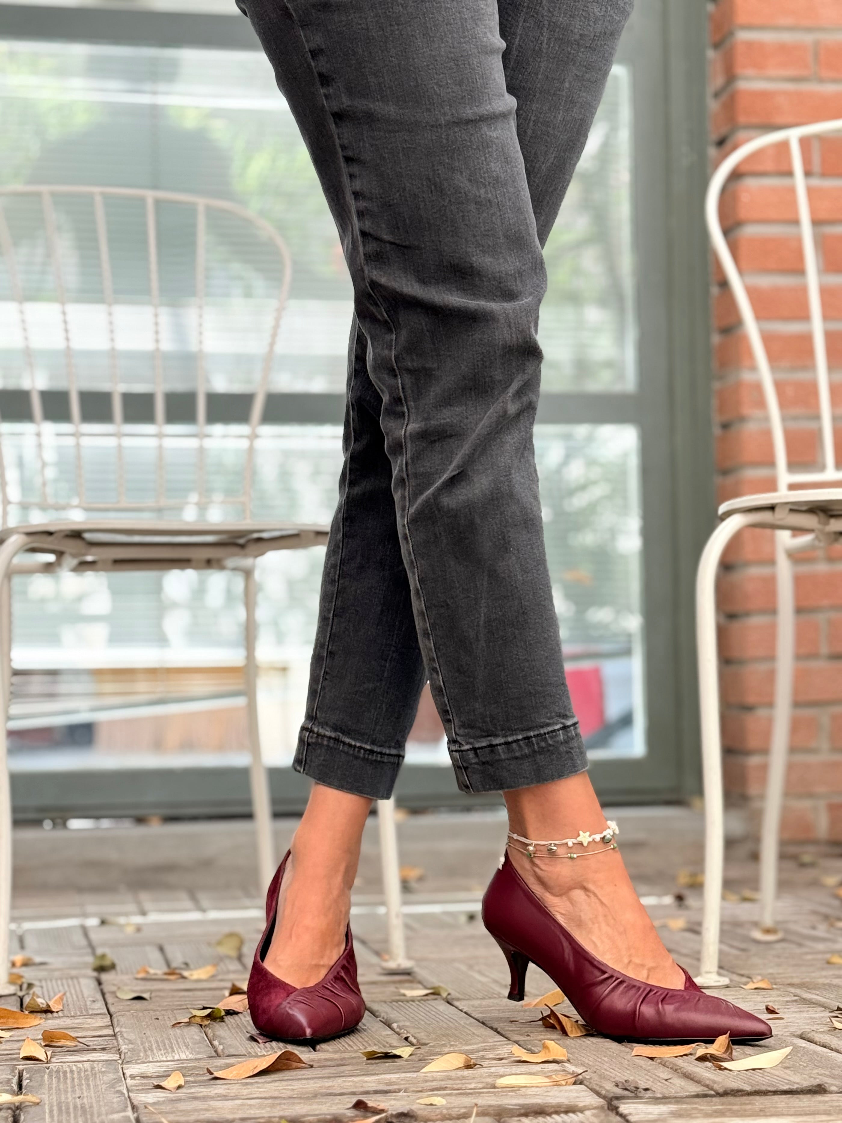 Libby Wine decolleteè  in nappa e camoscio bordeaux  tacco 6 cm lavorazione artigianale marchigiana