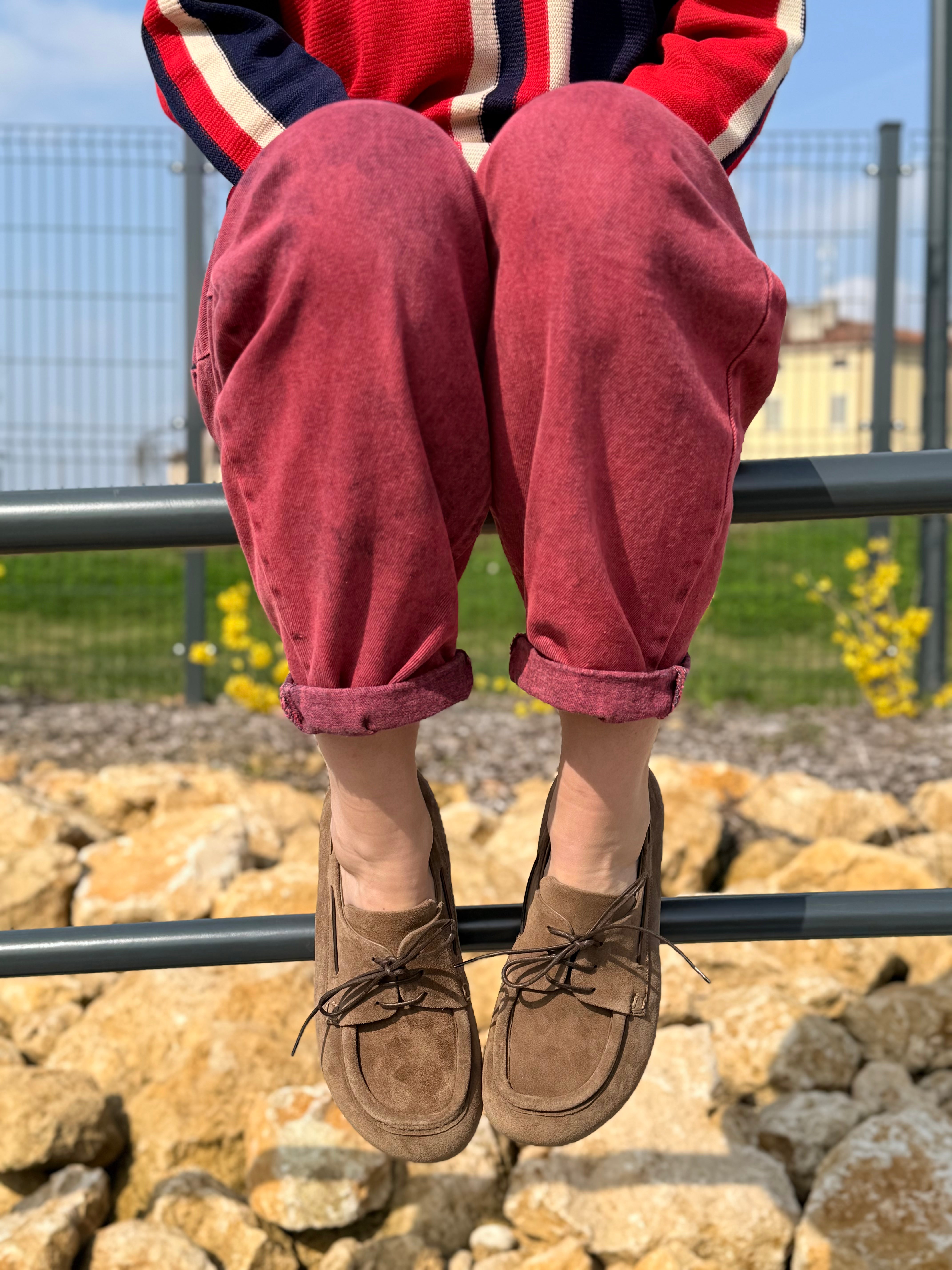 Image of Tek mocassino allacciato in camoscio taupe - artigianale marchigiana